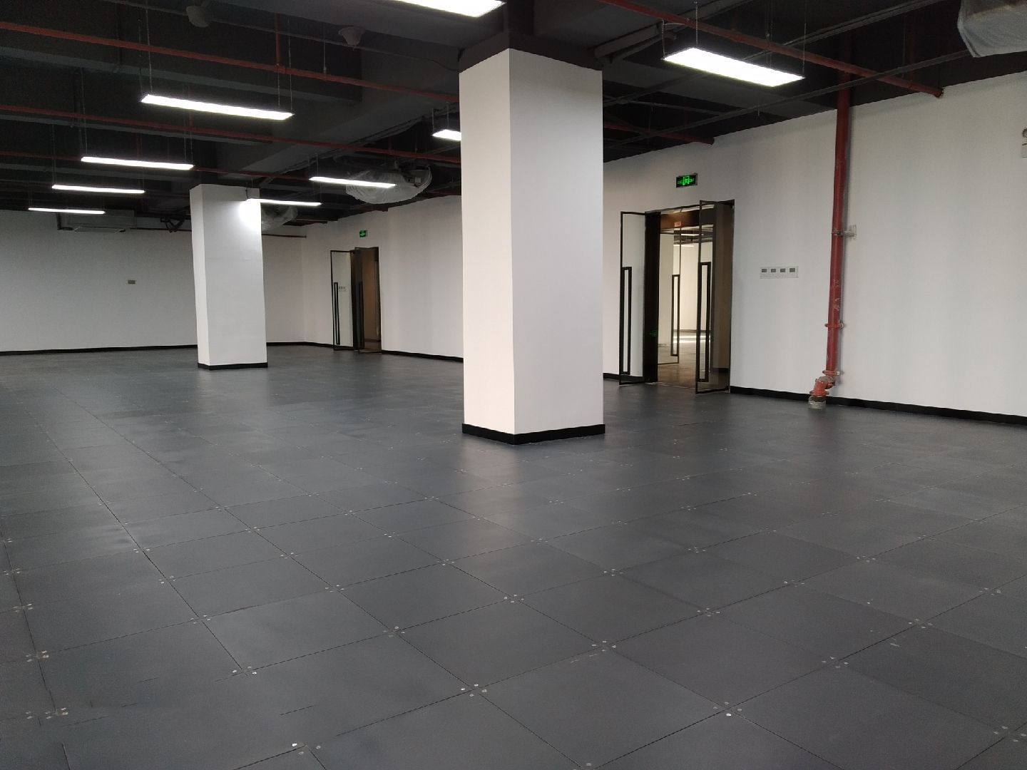 大族科技中心324平米办公室出租_3.75元/m²/天