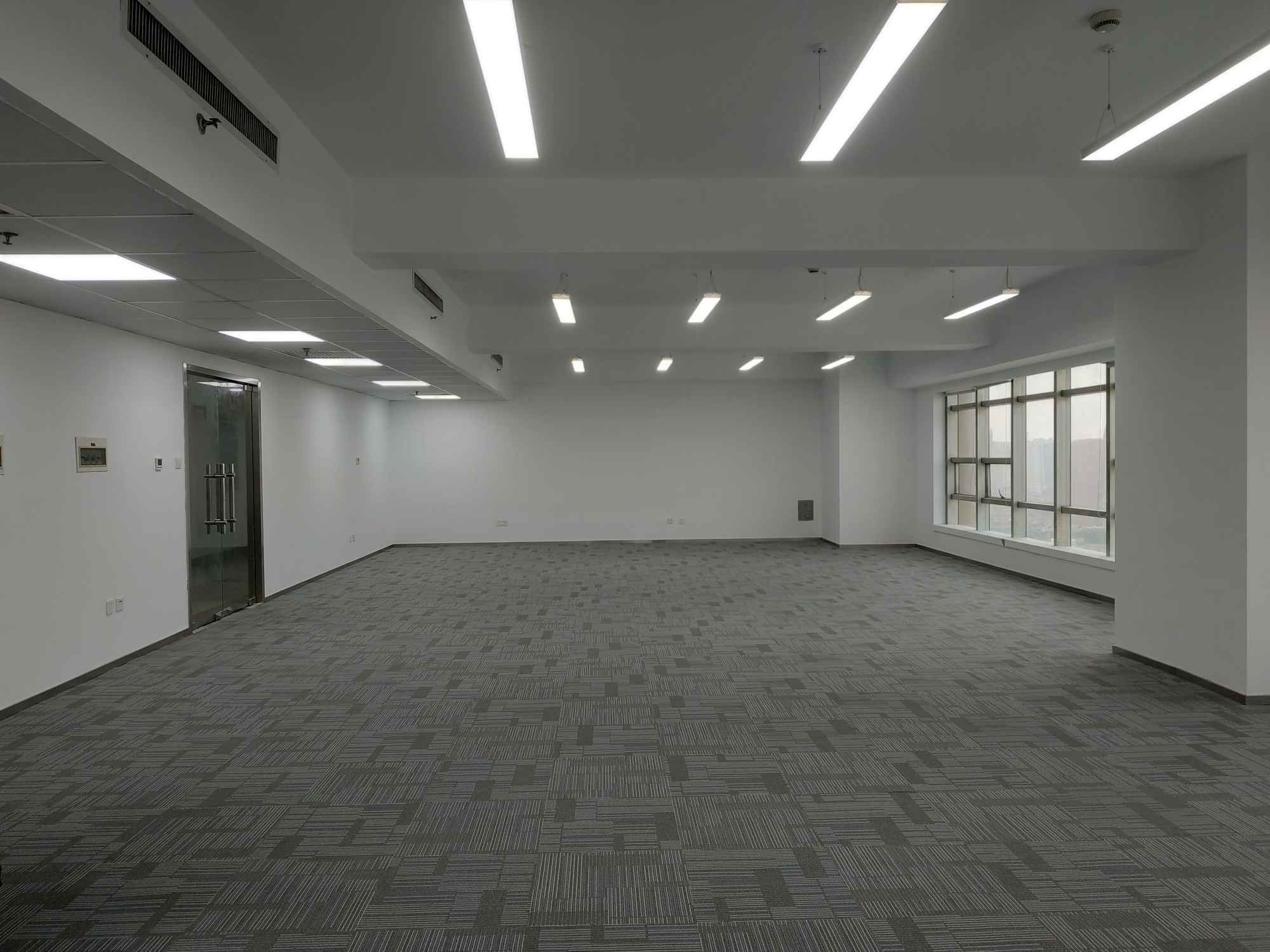 鸿运大厦258平米办公室出租_4.26元/m²/天