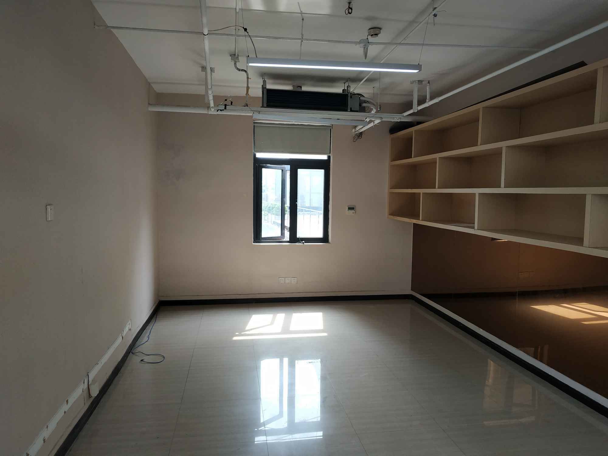 枫林link创意园41平米办公室出租_5.07元/m²/天