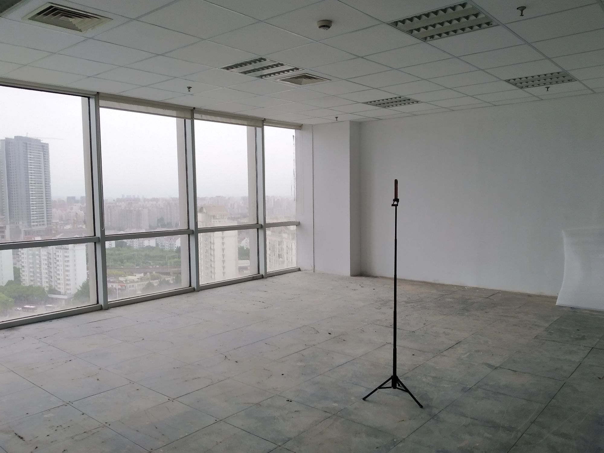 凯德龙之梦（闵行）113平米办公室出租_4.56元/m²/天