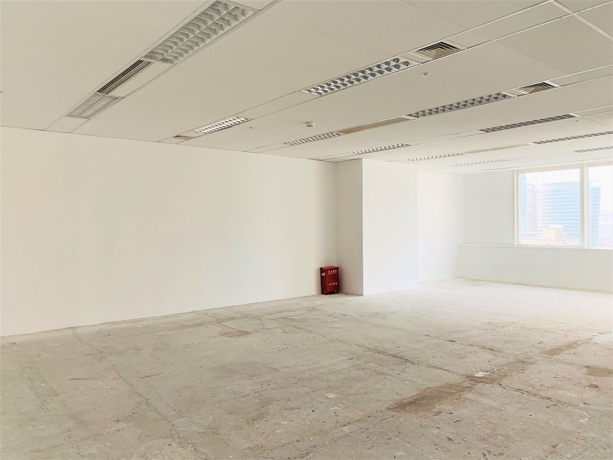 万都中心178平米办公室出租_6.89元/m²/天