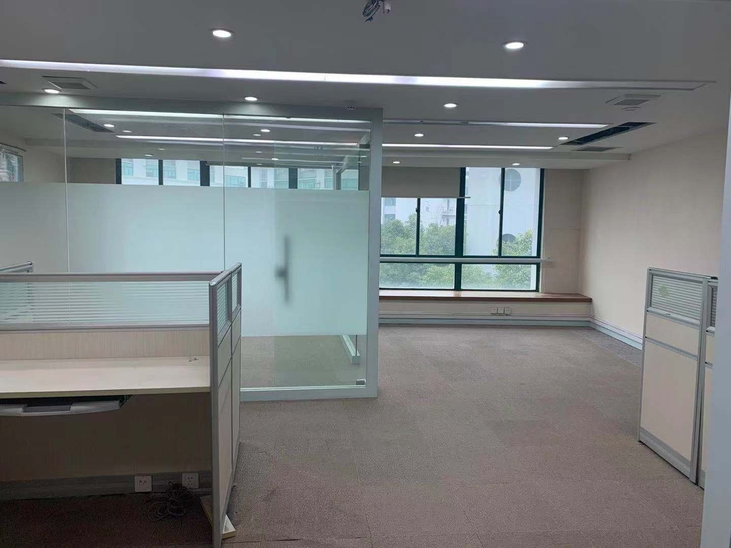 东华大学国家大学科技园108平米办公室出租_3.65元/m²/天