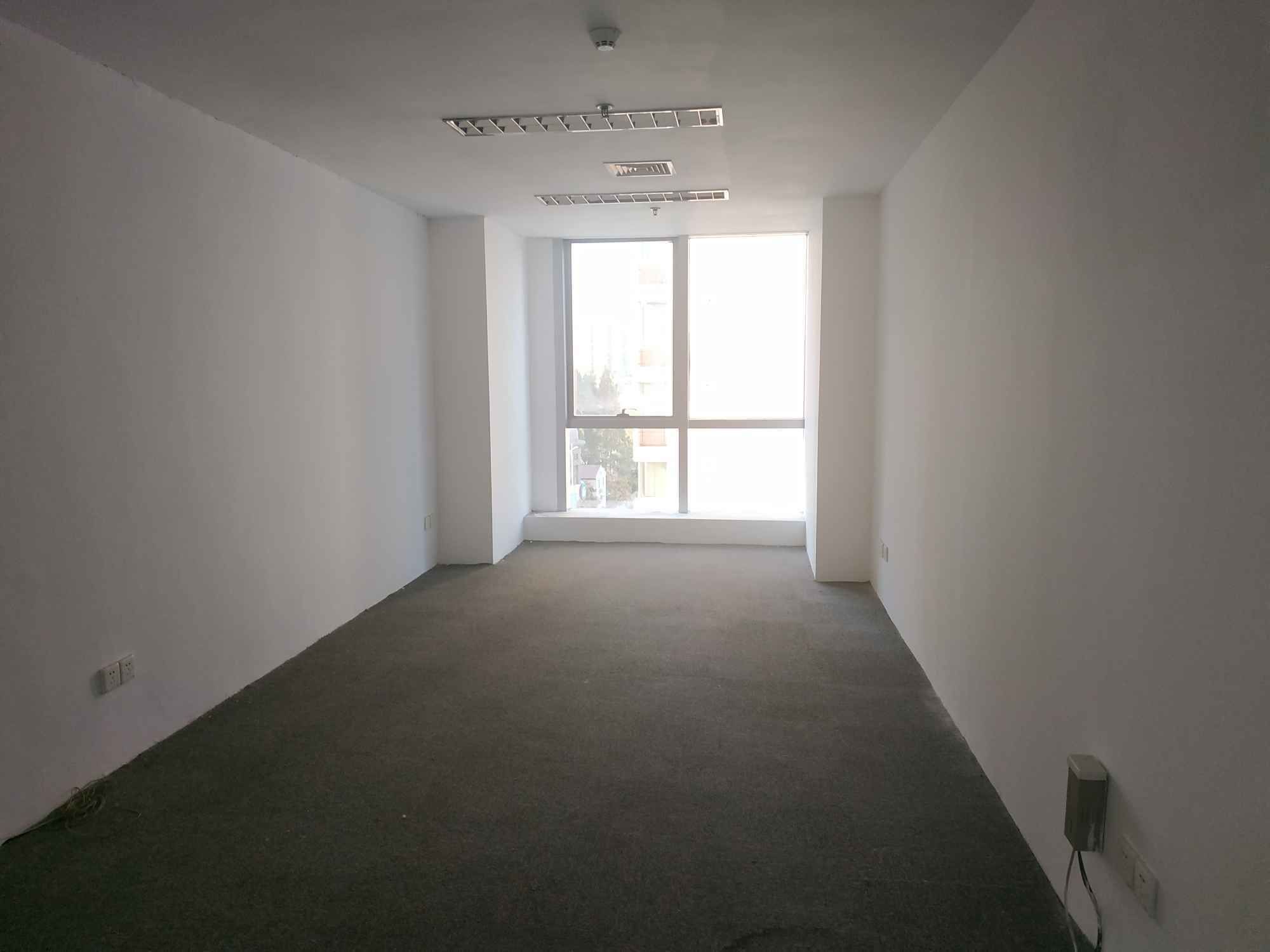 长峰中心36平米办公室出租_3.56元/m²/天