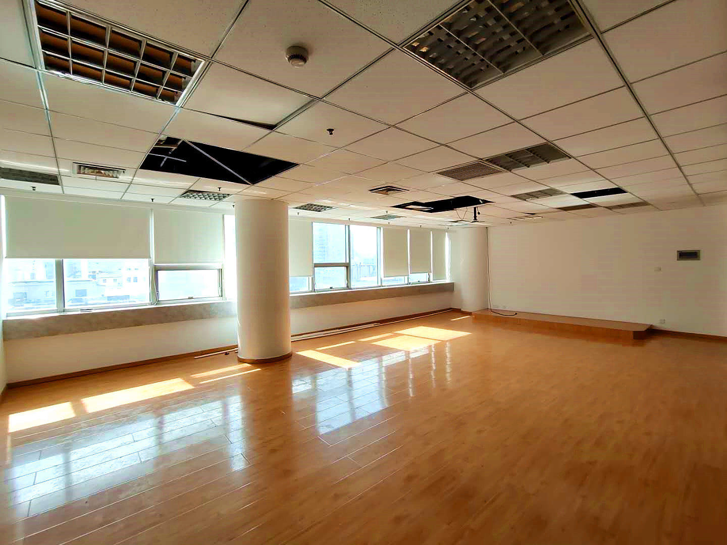 春申江大厦173平米办公室出租_4.56元/m²/天