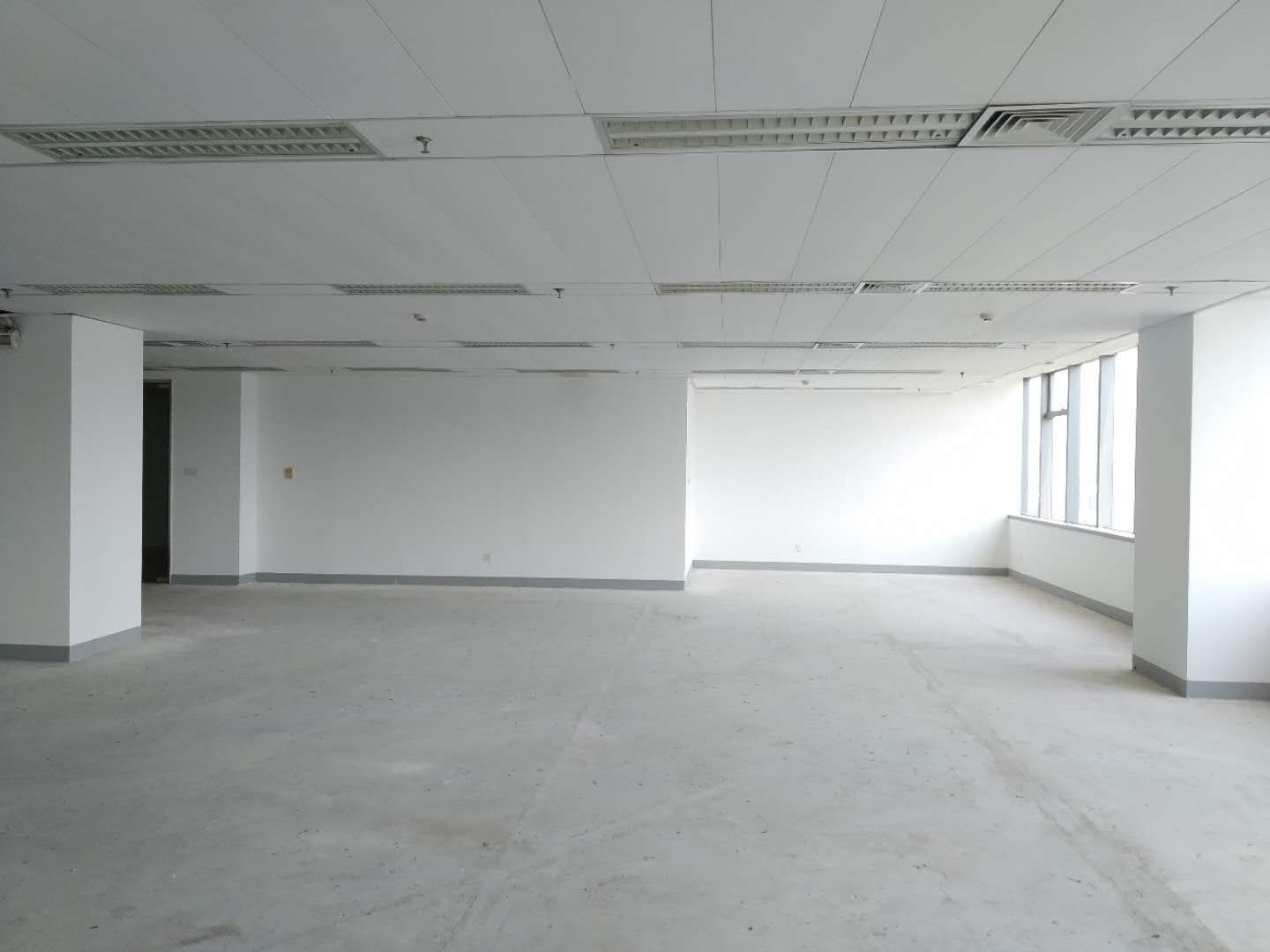 新漕河泾国际商务中心299平米办公室出租_4.00元/m²/天