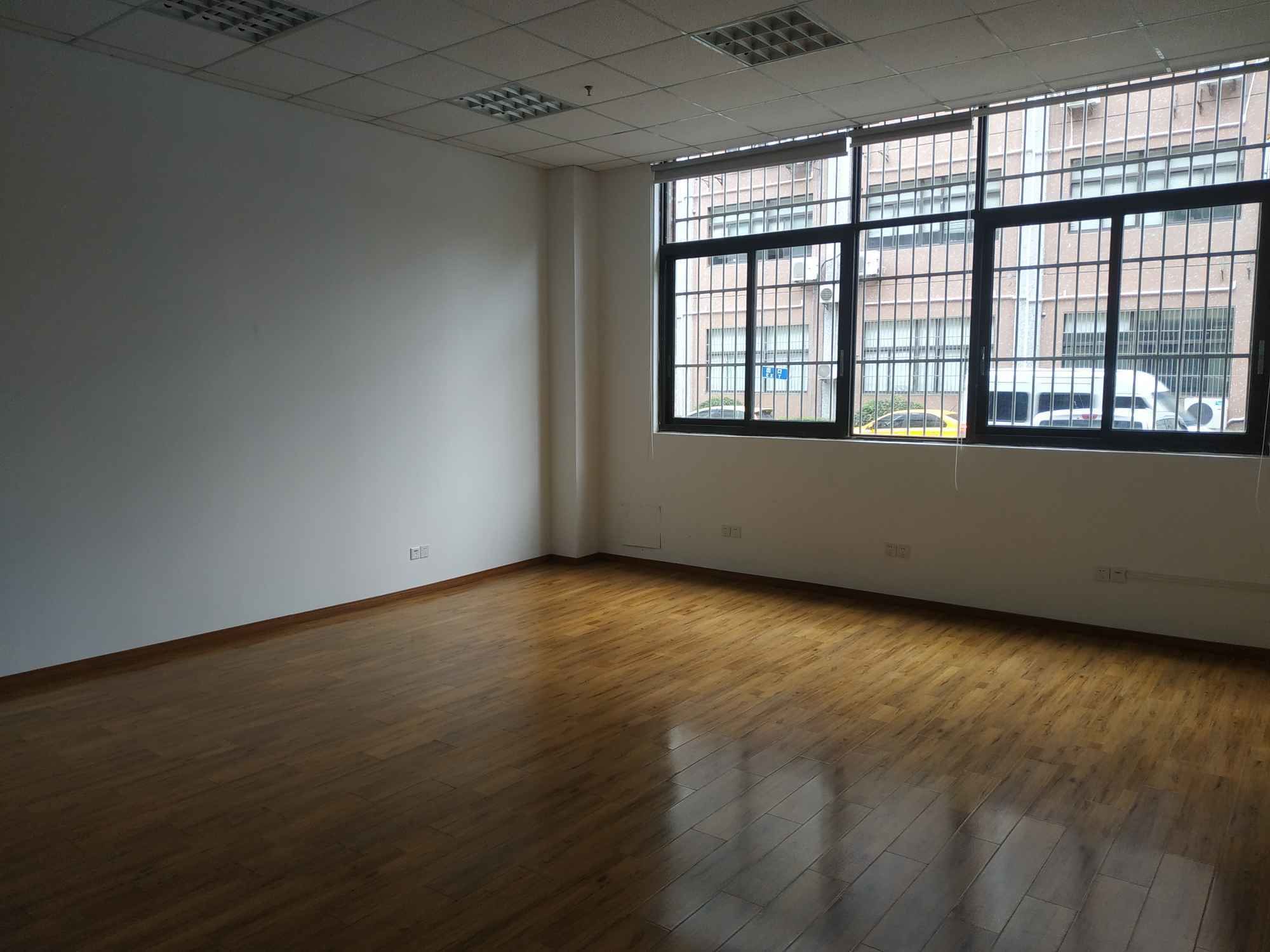 桂平园158平米办公室出租_3.30元/m²/天