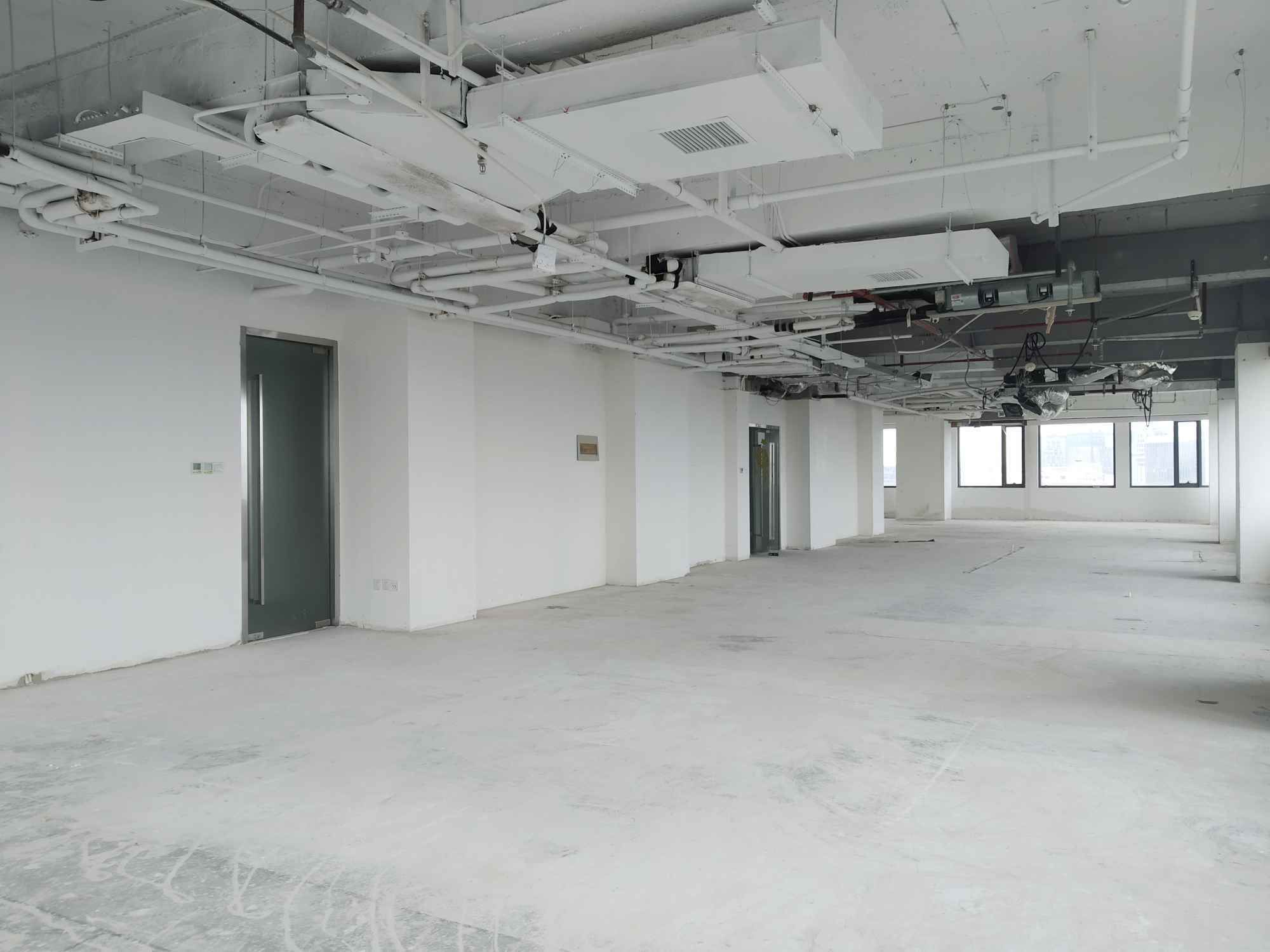 新漕河泾大厦415平米办公室出租_4.00元/m²/天