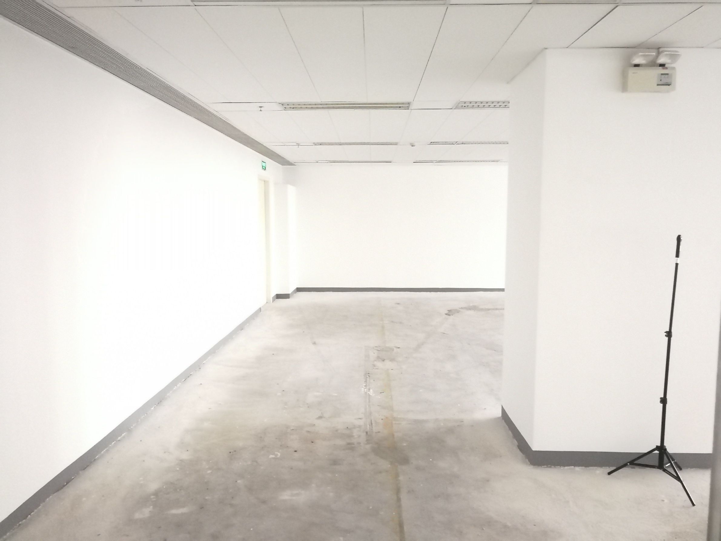 新漕河泾国际商务中心276平米办公室出租_4.60元/m²/天