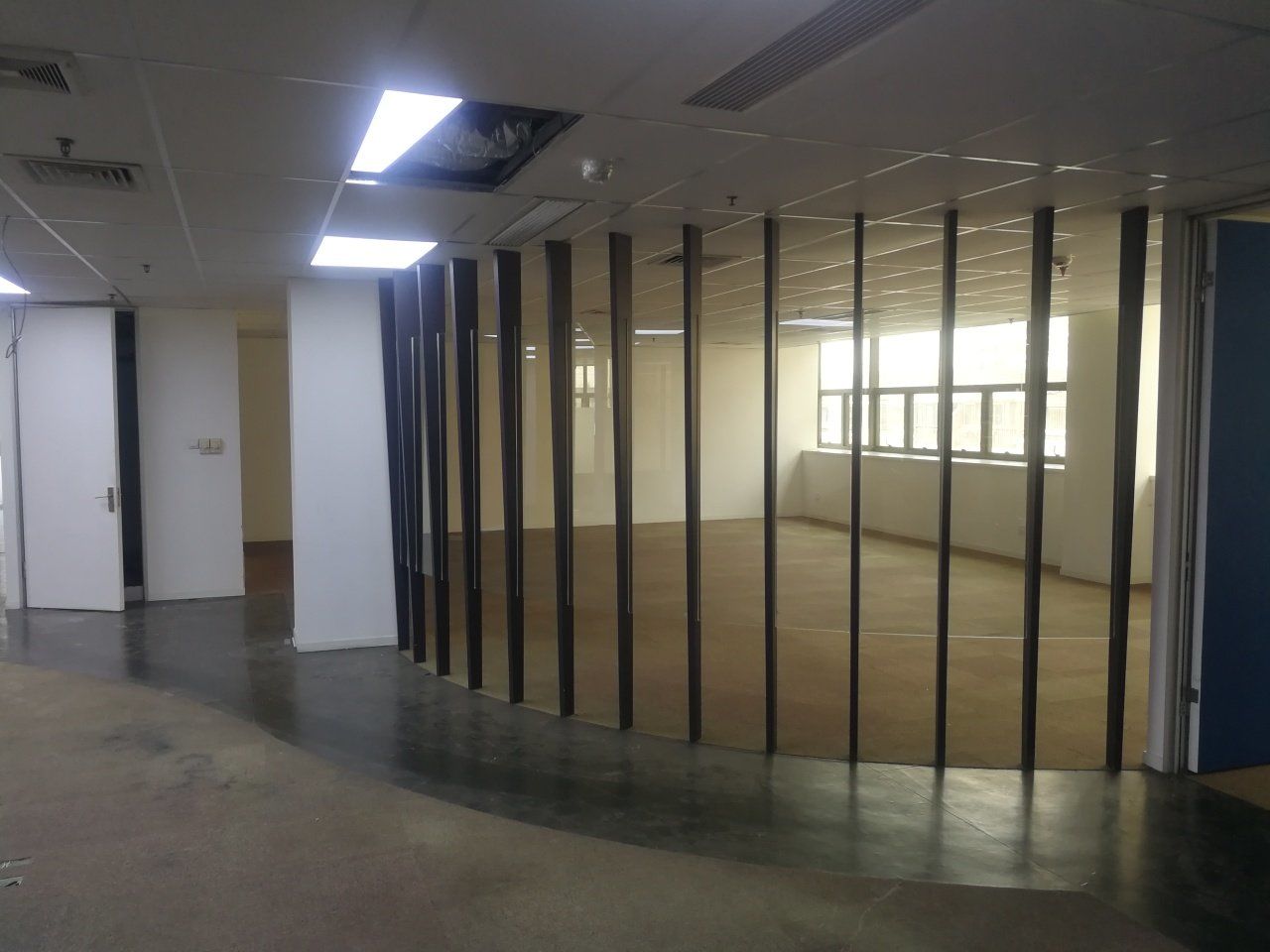 海益商务大厦119平米办公室出租_4.12元/m²/天