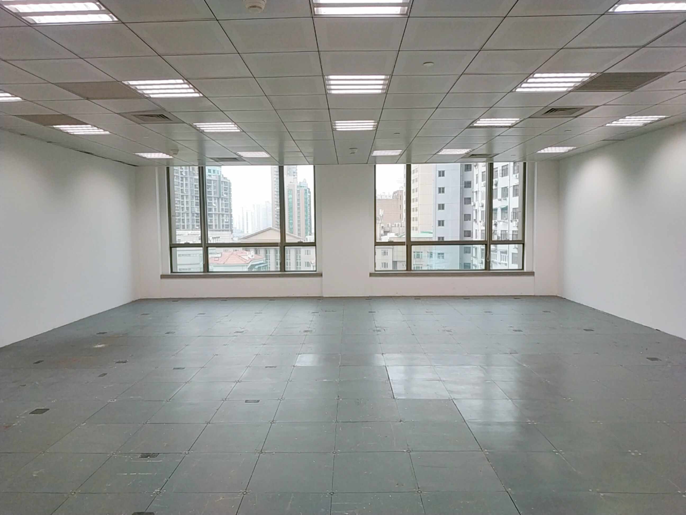 嘉地中心150平米办公室出租_9.30元/m²/天