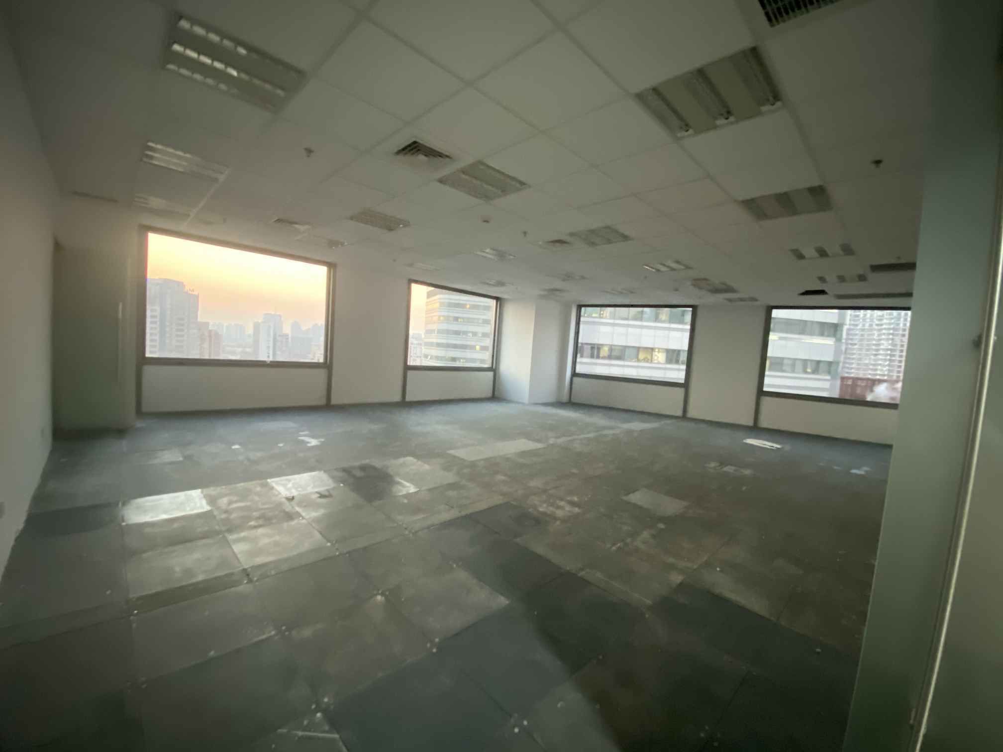 龙之梦雅仕大厦152平米办公室出租_6.60元/m²/天