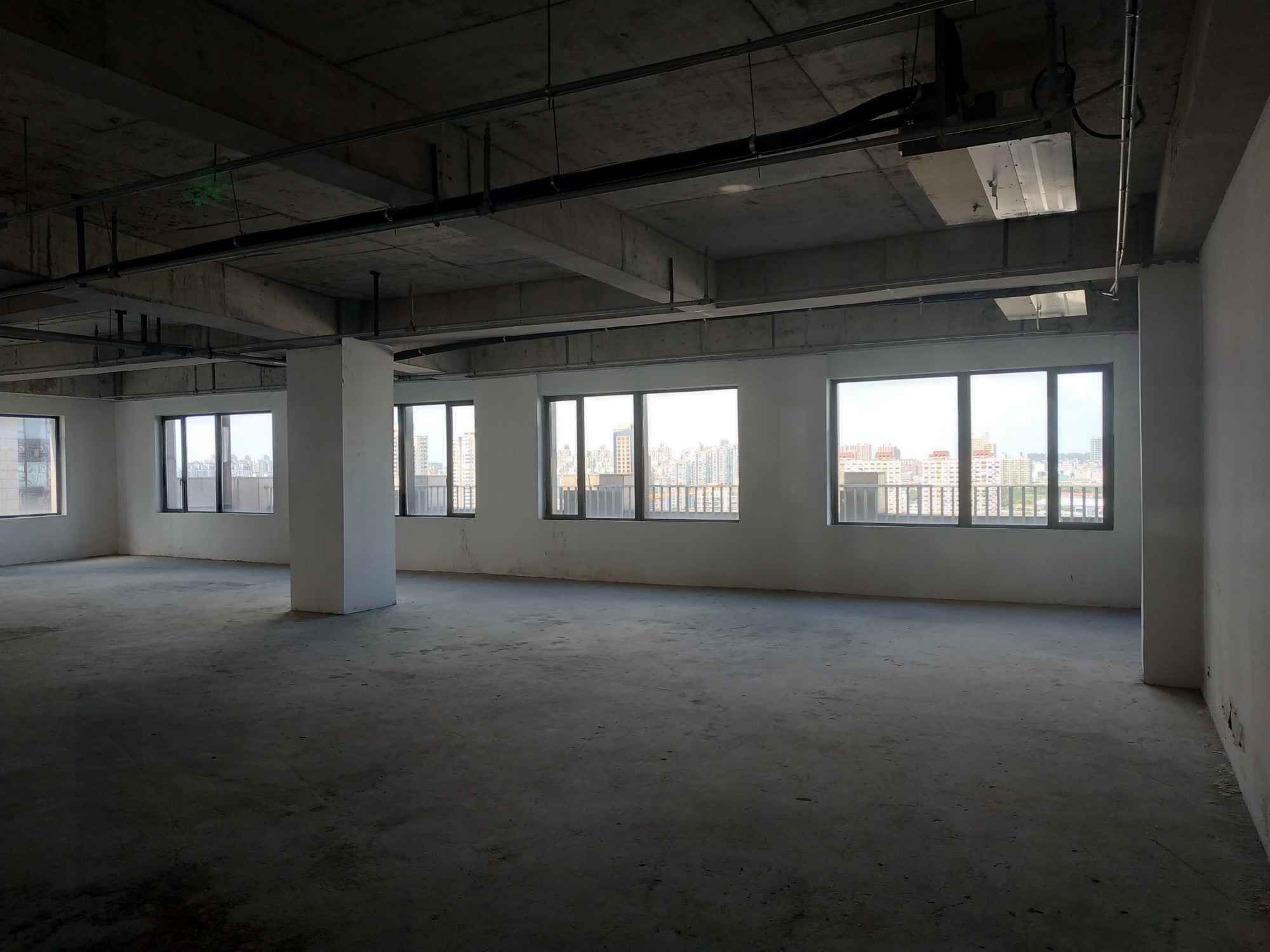 上海华侨大厦135平米办公室出租_4.40元/m²/天