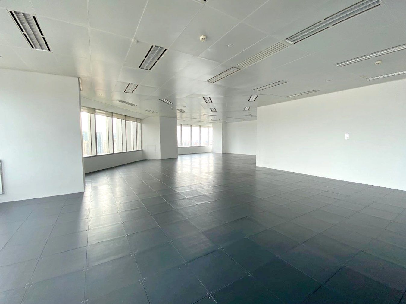 会德丰国际广场136平米办公室出租_14.60元/m²/天