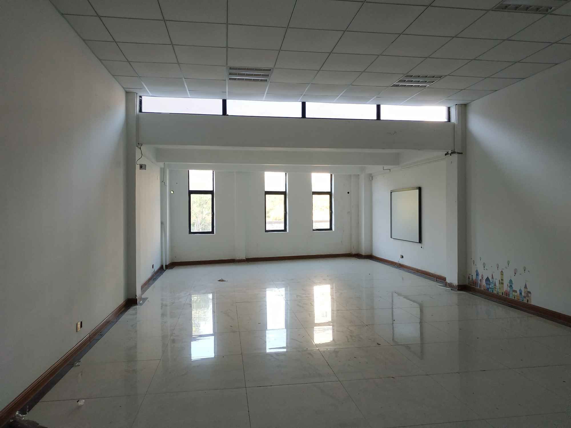 绿亮科技园106平米办公室出租_2.50元/m²/天