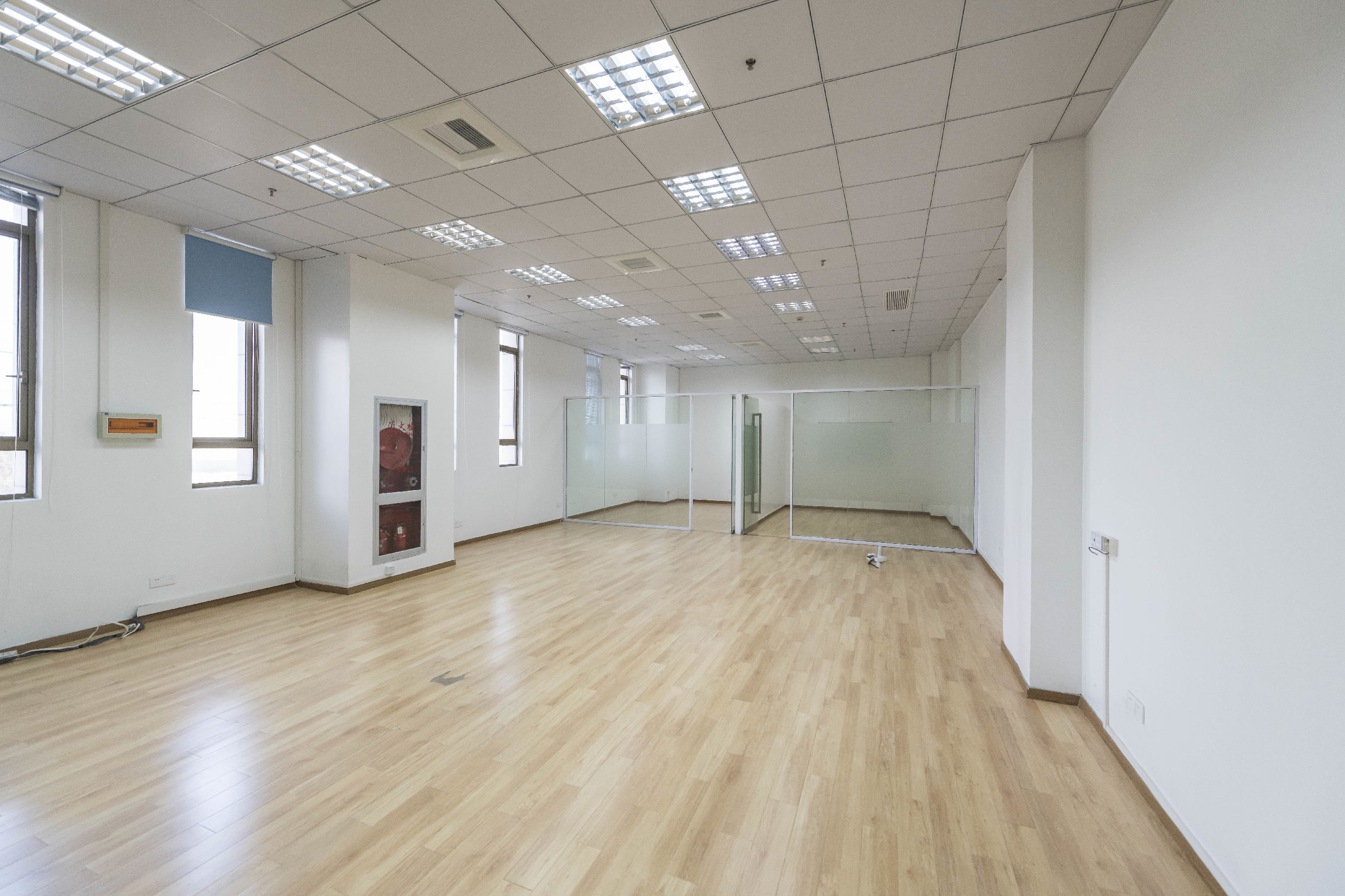 中观产业园189平米办公室出租_3.55元/m²/天
