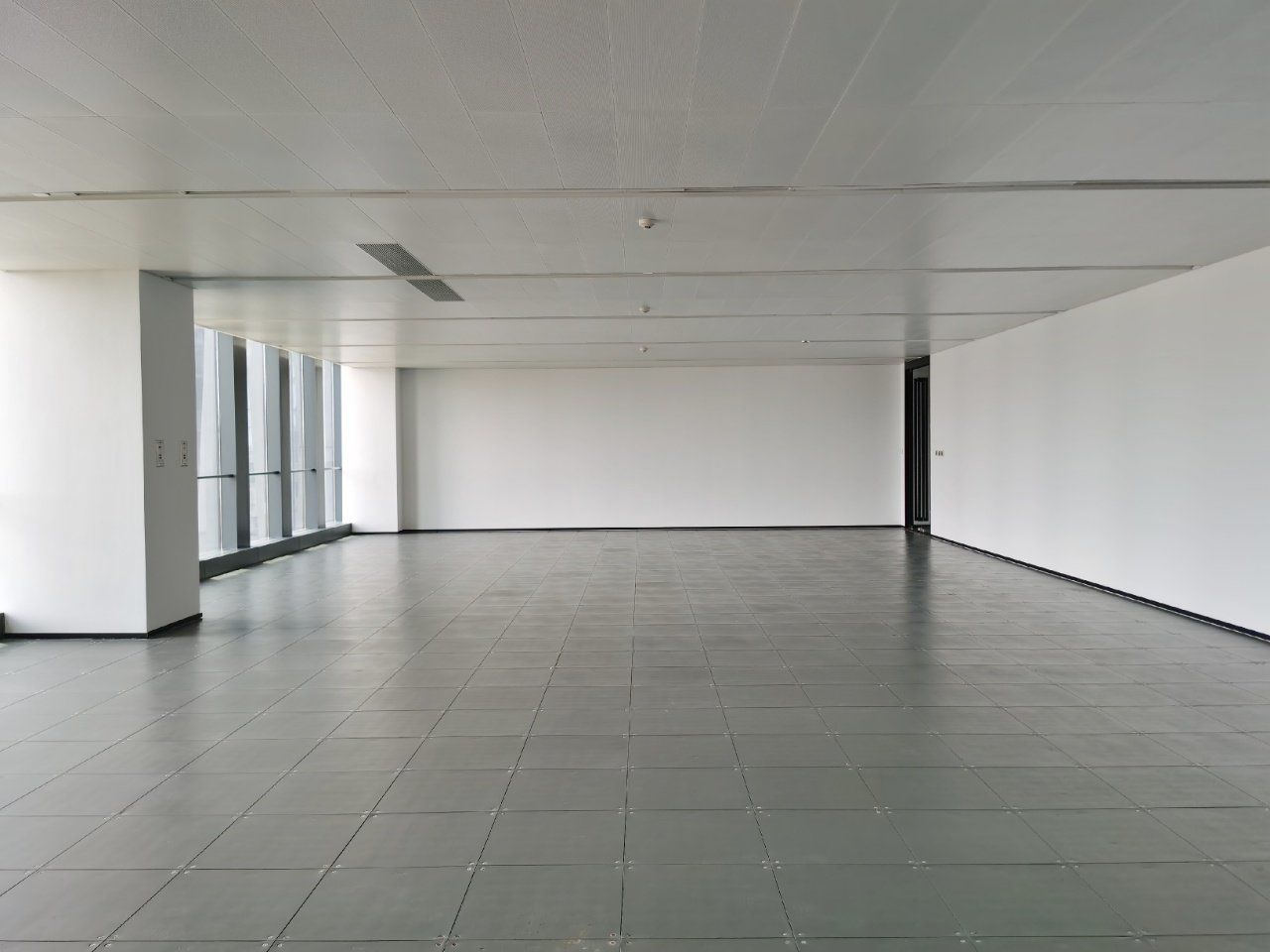德必运动LOFT一期（创意基地）236平米办公室出租_3.50元/m²/天