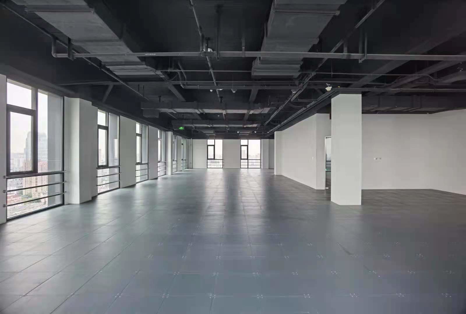 城创中心1500平米办公室出租_4.00元/m²/天