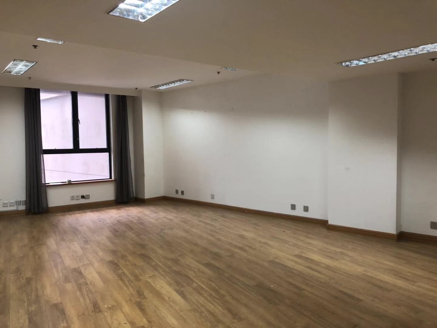 长航大厦72平米办公室出租_5.98元/m²/天