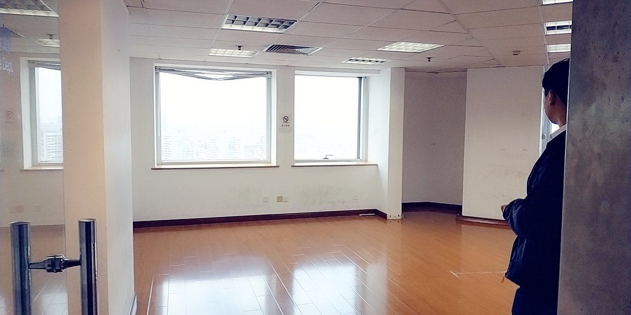 浦东民航大厦113平米办公室出租_3.20元/m²/天