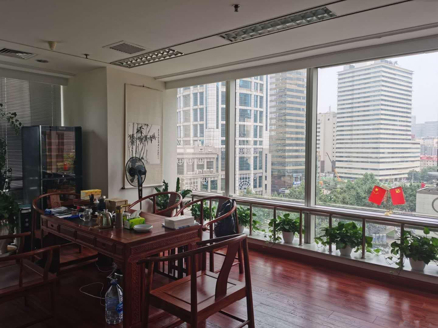 华夏银行大厦183平米办公室出租_4.50元/m²/天