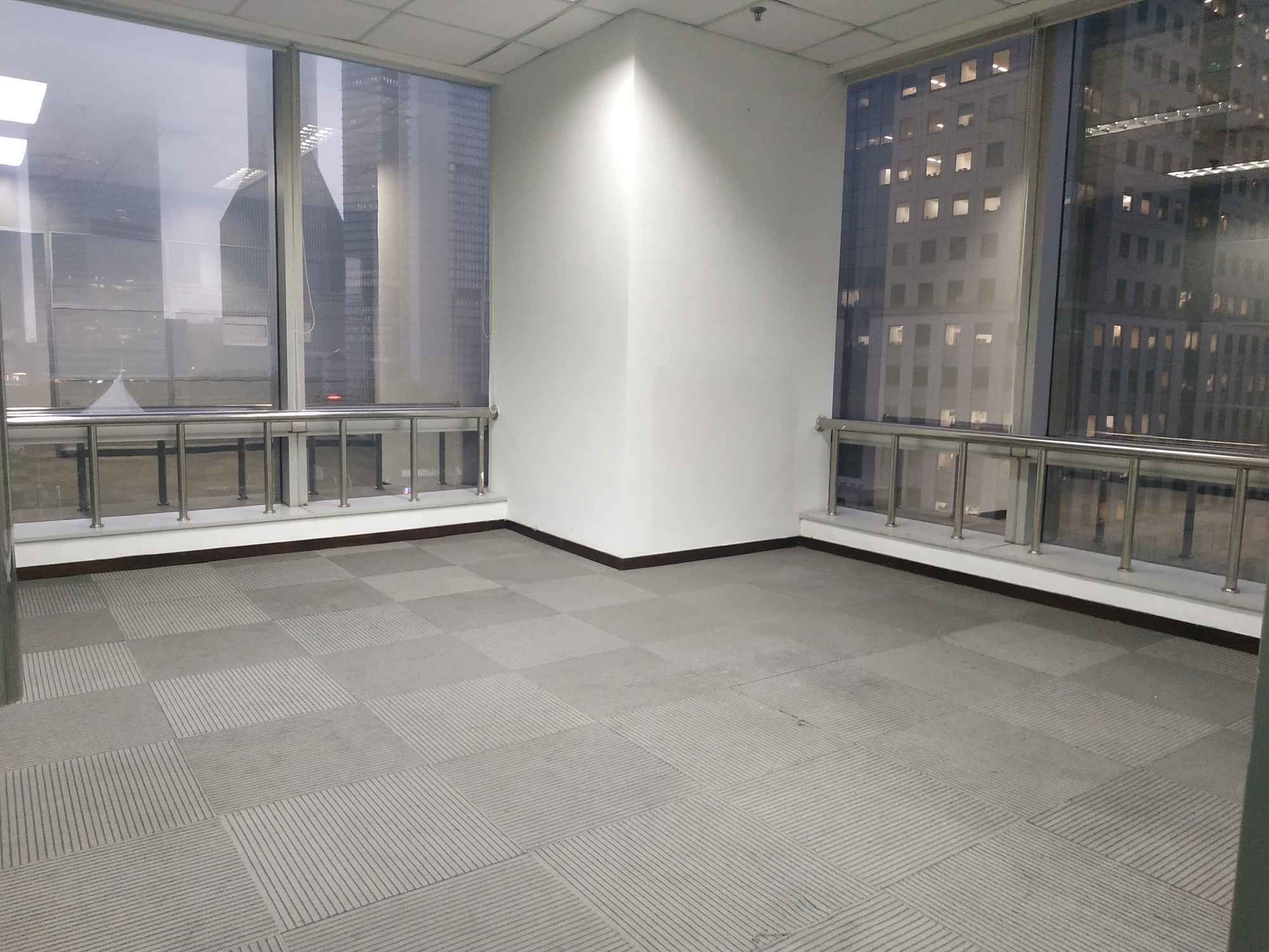 华夏银行大厦270平米办公室出租_3.80元/m²/天