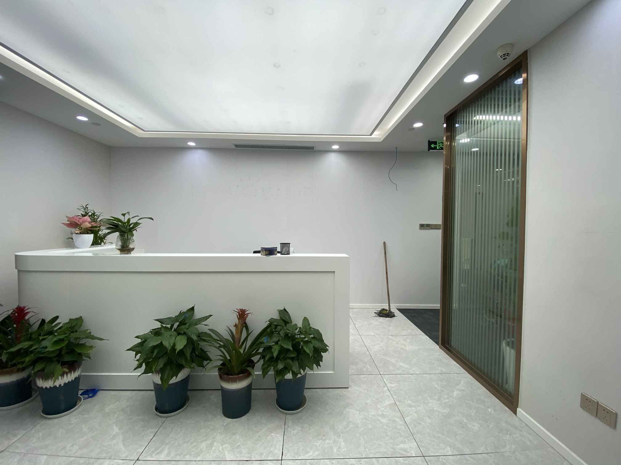 华夏银行大厦249平米办公室出租_4.30元/m²/天