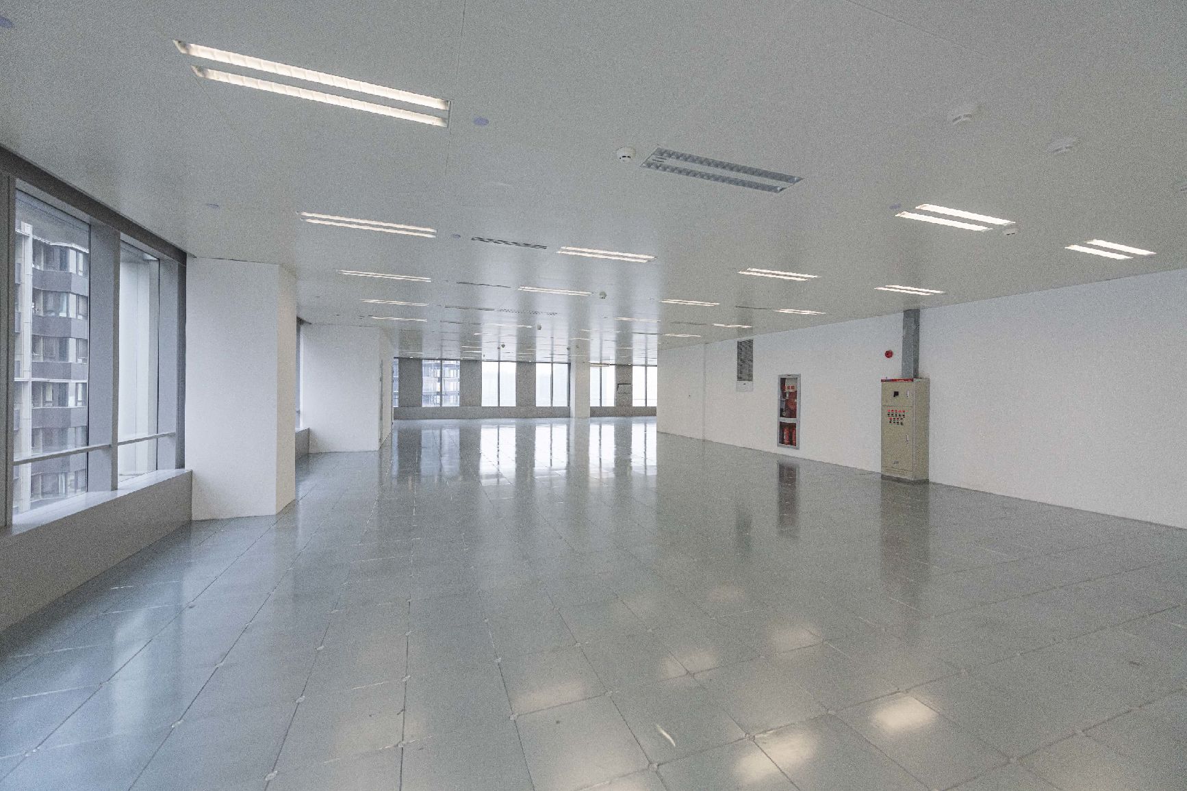 前滩东方广场一期2022平米办公室出租_4.80元/m²/天