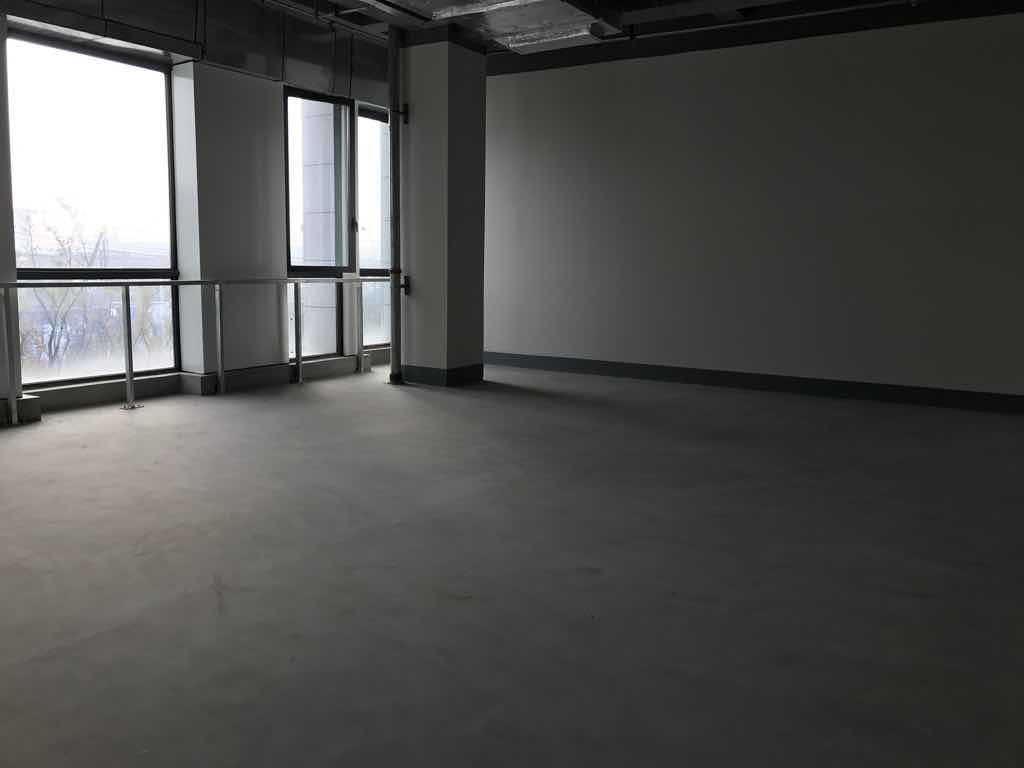 888车联空间75平米办公室出租_2.80元/m²/天