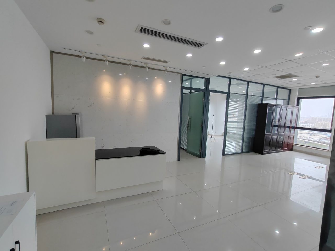 BHC中环中心108平米办公室出租_3.55元/m²/天