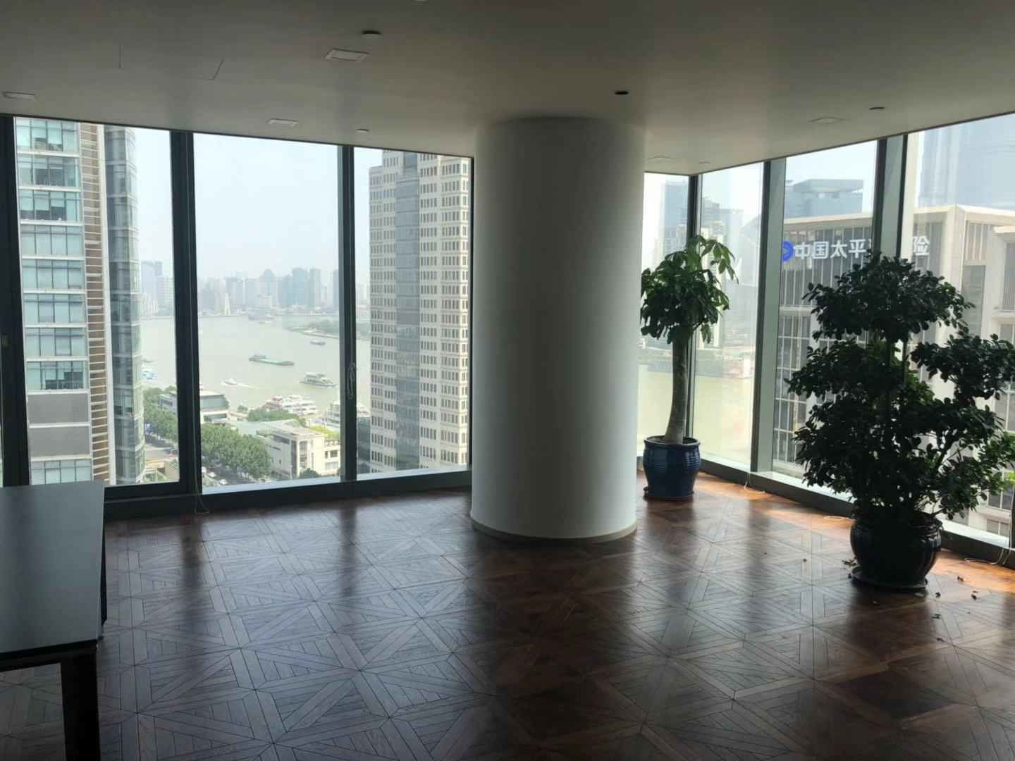 金外滩国际广场外滩　整层装修带家具2200㎡　高区视线佳看江景