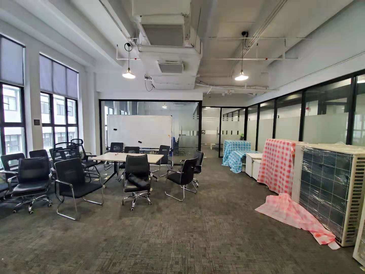 珠江创意中心142平米办公室出租_4.00元/m²/天
