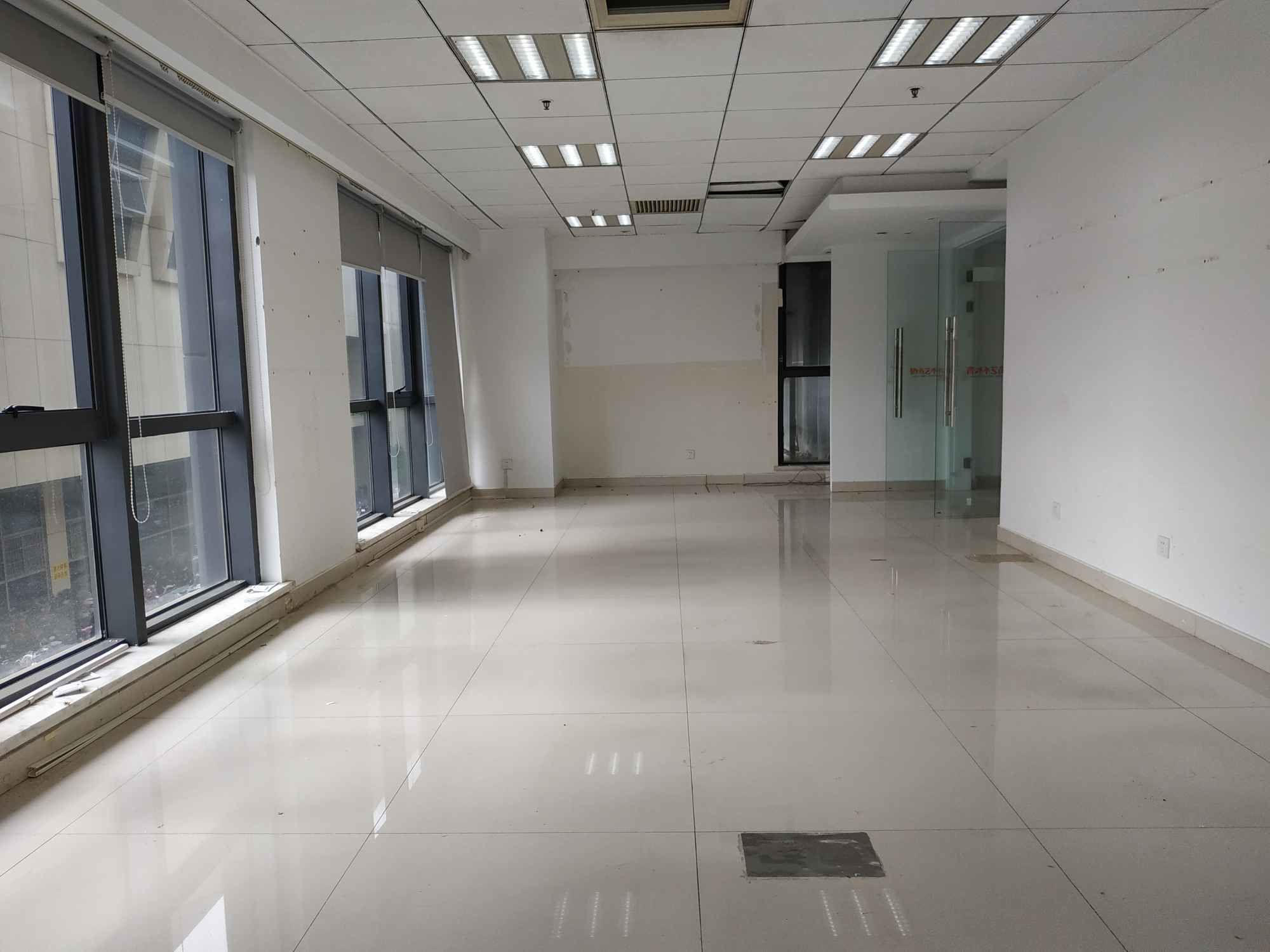 共和国际商务广场300平米办公室出租_3.20元/m²/天