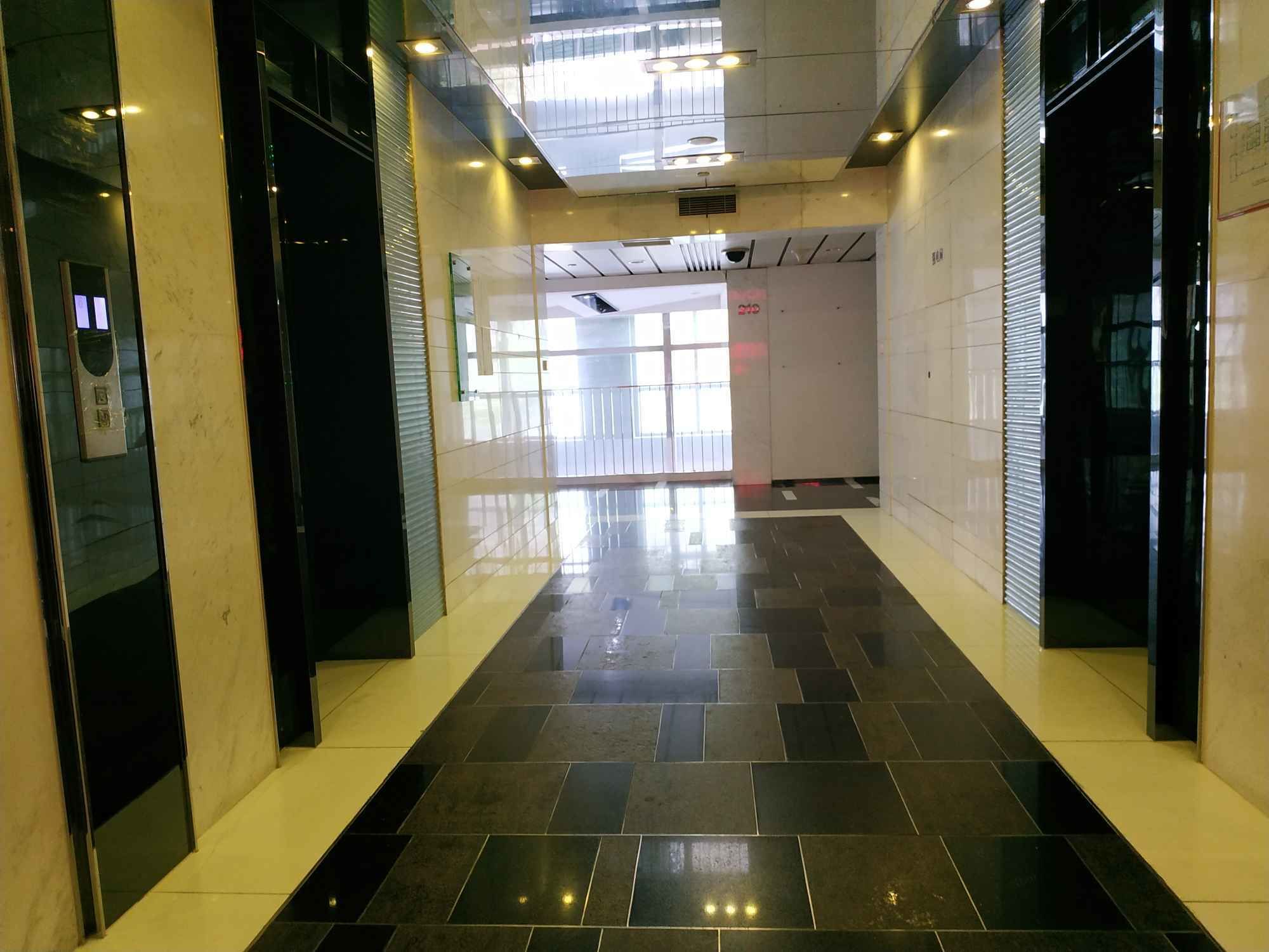 共和国际商务广场新静安（闸北） 共和国际商务广场 300平米 简装修