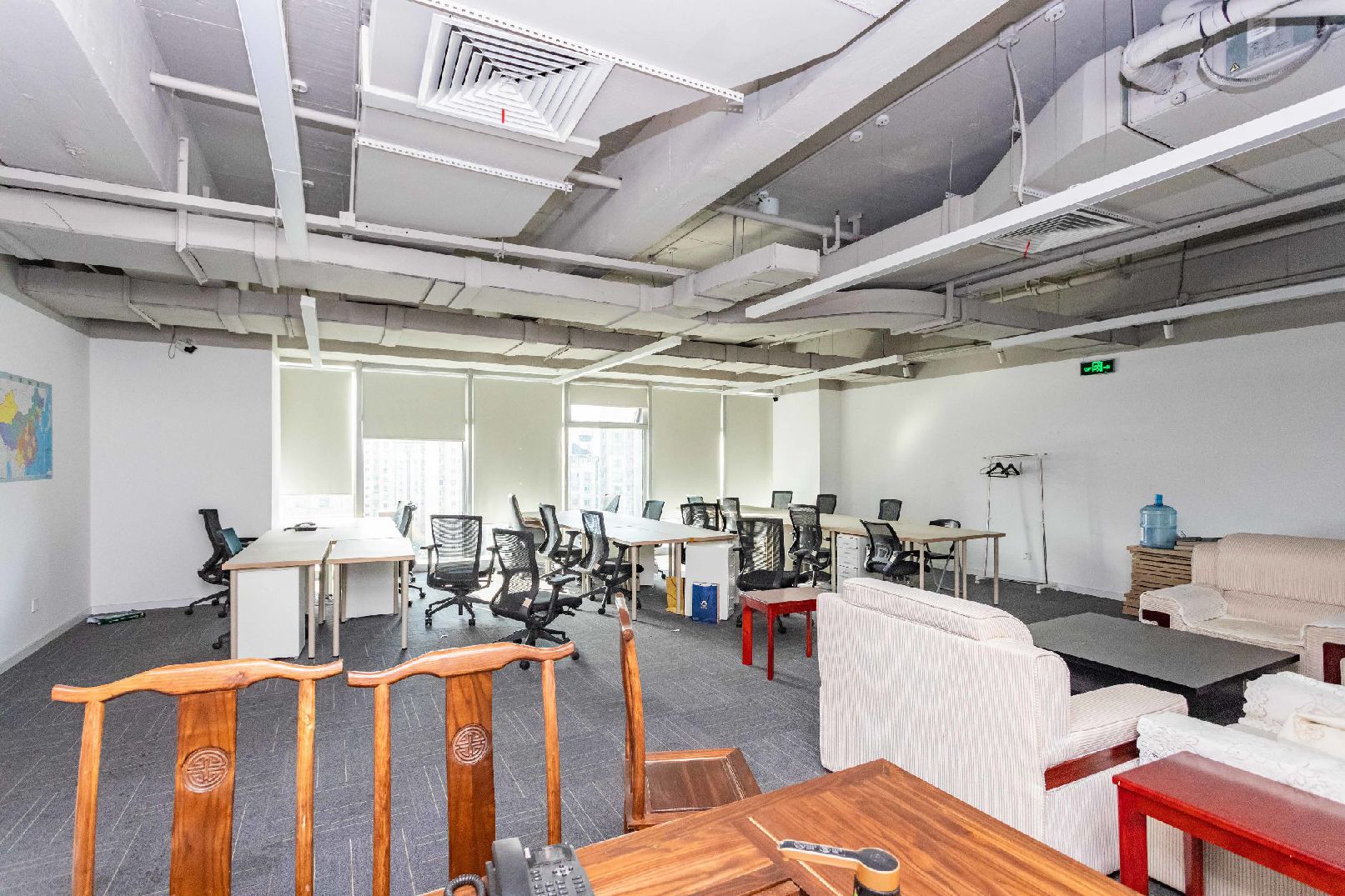 珠江创意中心422平米办公室出租_4.00元/m²/天