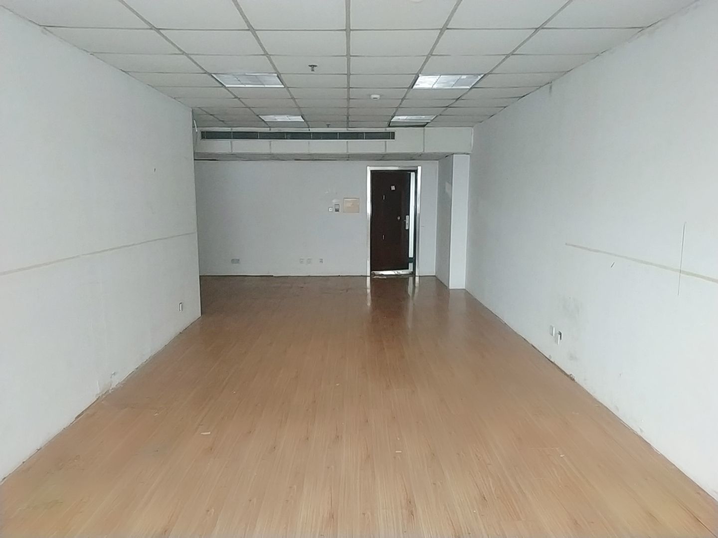 汉中广场76平米办公室出租_3.50元/m²/天