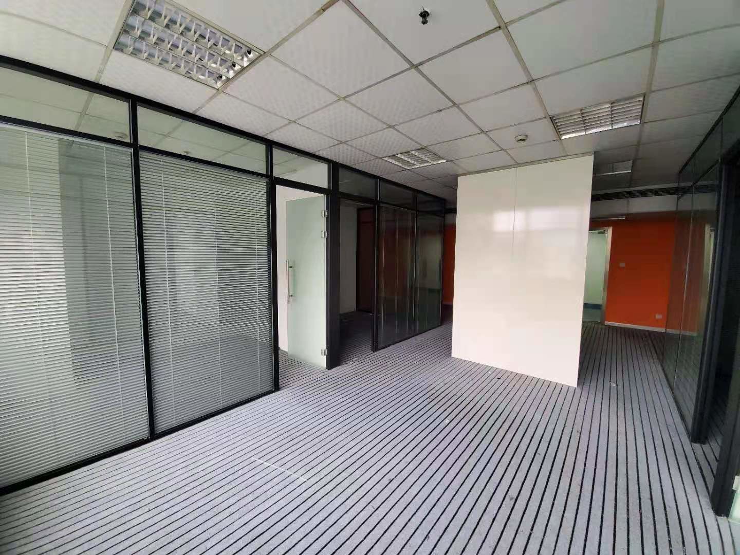汉中广场113平米办公室出租_3.30元/m²/天