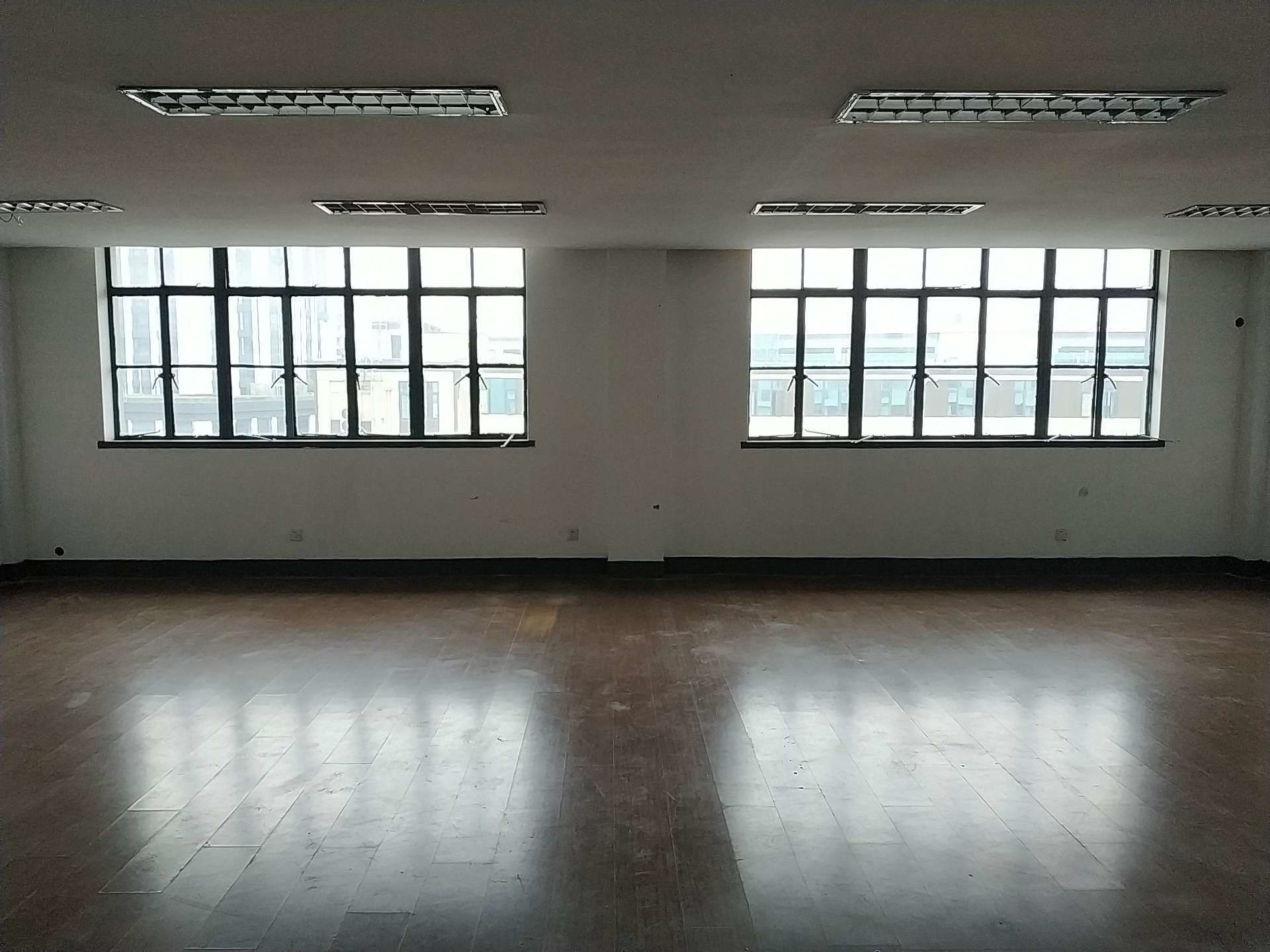 杨浦 晟泓商务楼 111平米 中等装修