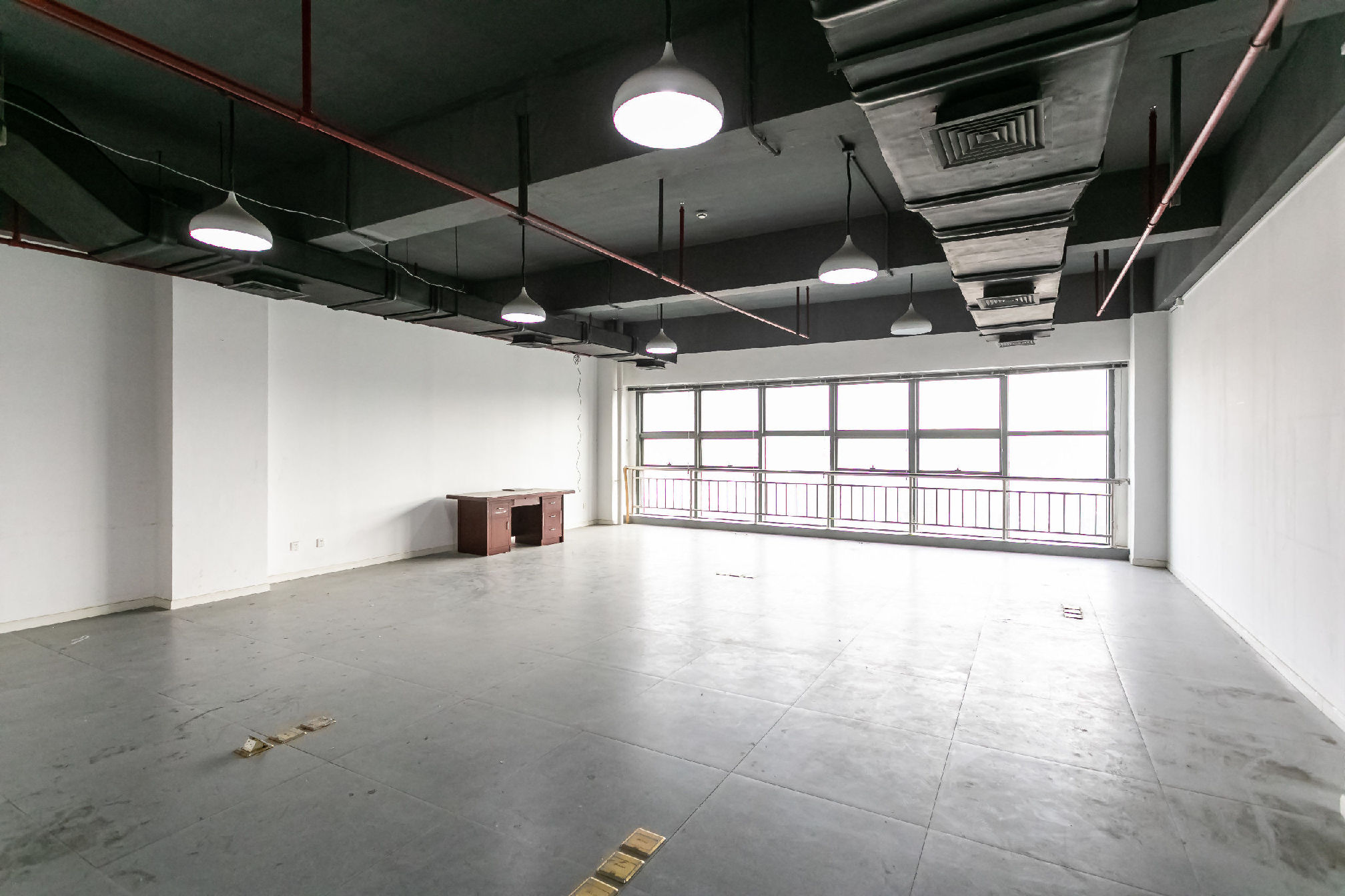 中环科技园128平米办公室出租_2.50元/m²/天