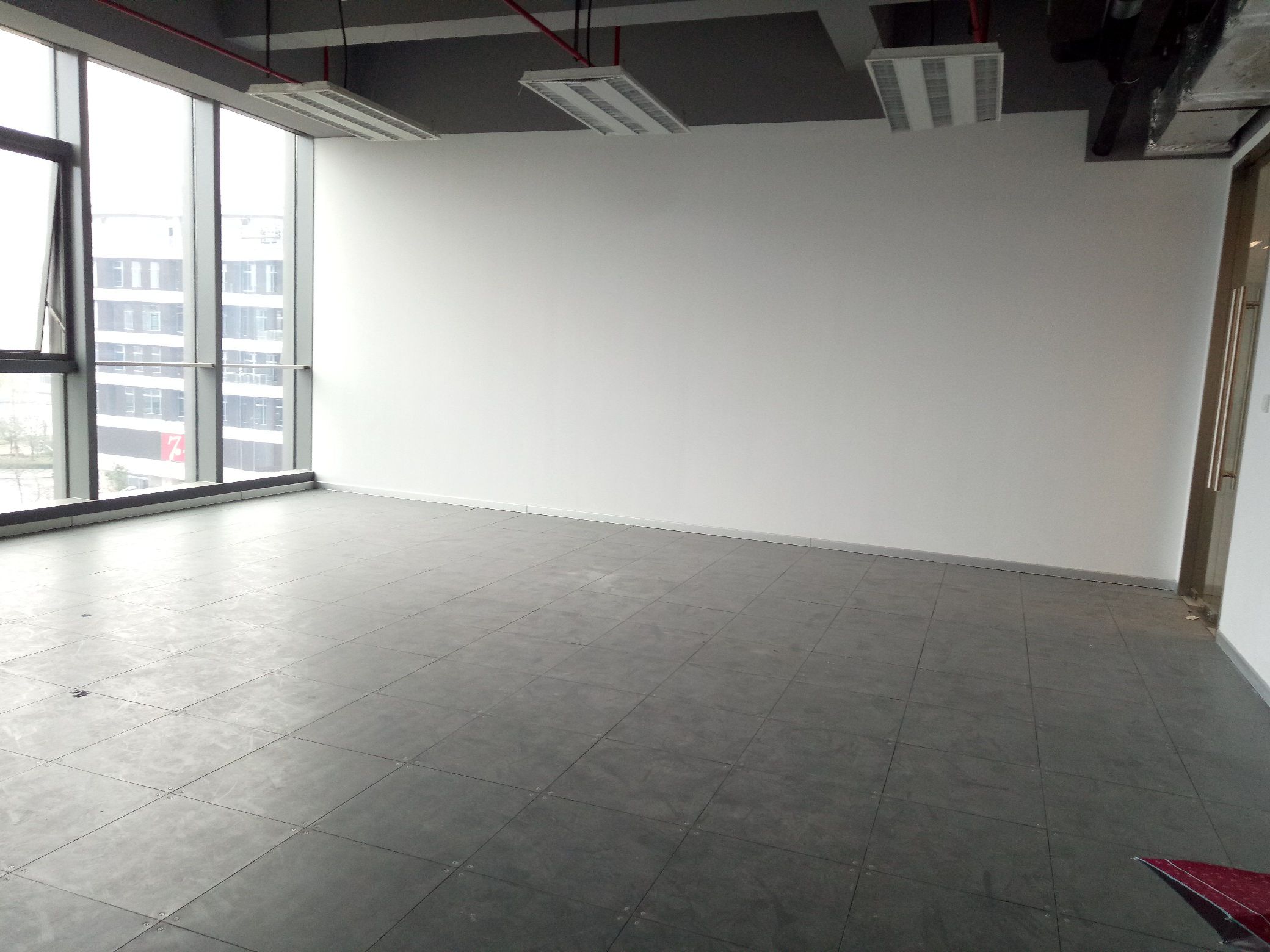 九星虹桥商务中心268平米办公室出租_4.00元/m²/天