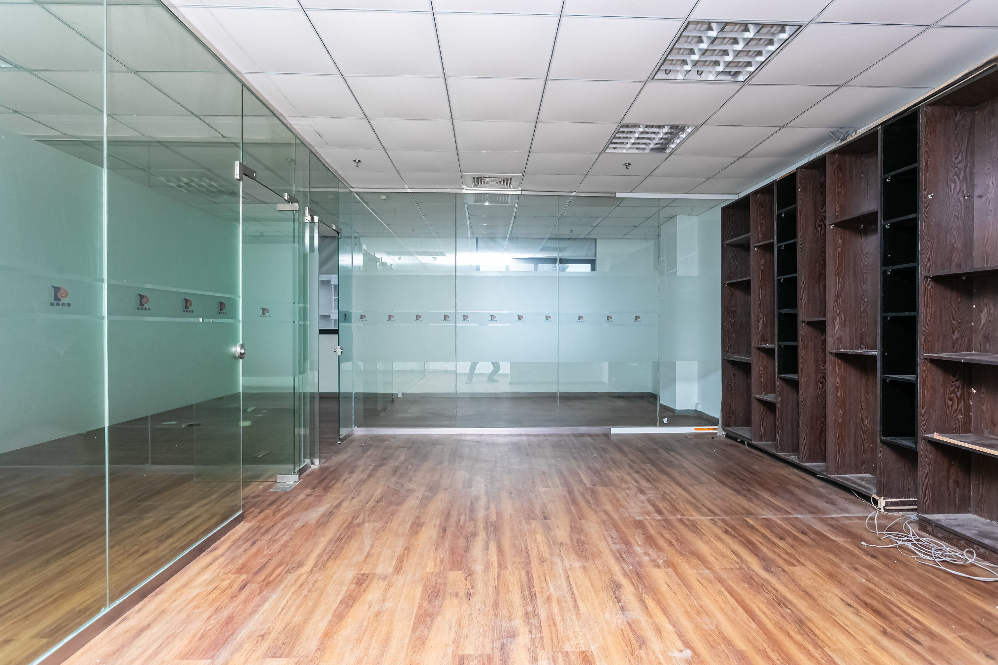 海琪商务中心122平米办公室出租_2.00元/m²/天