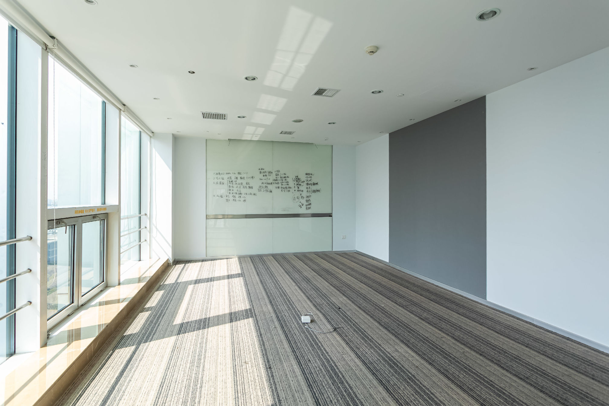 紫竹数字创意港496平米办公室出租_2.50元/m²/天
