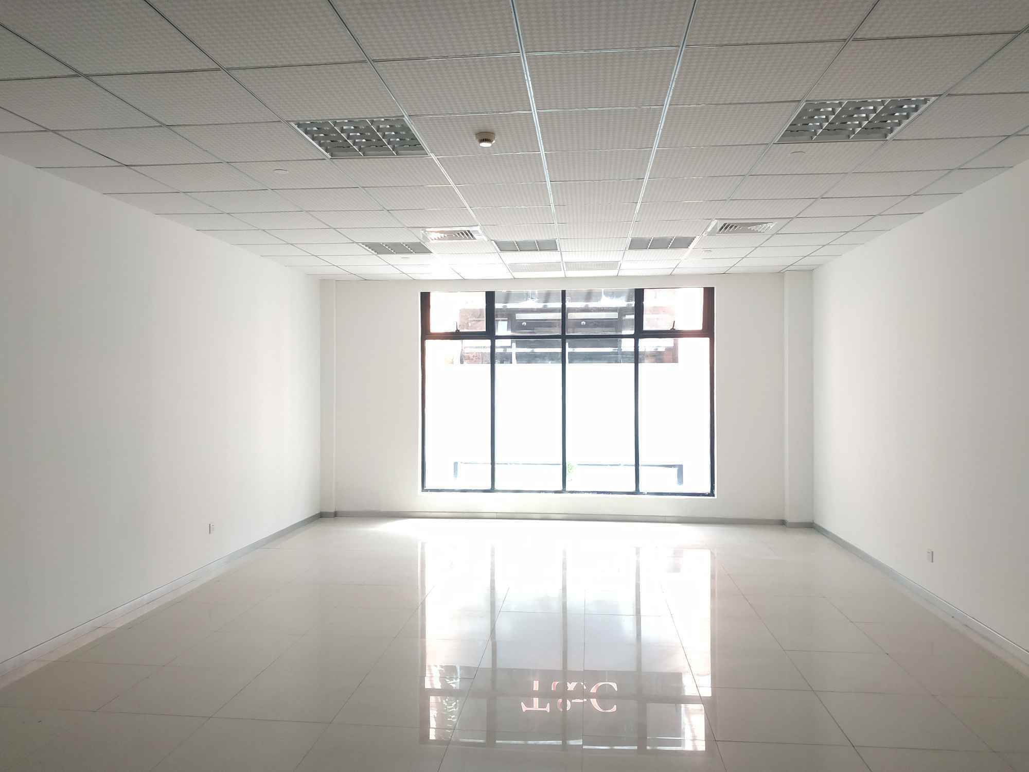 美林创意园190平米办公室出租_2.40元/m²/天
