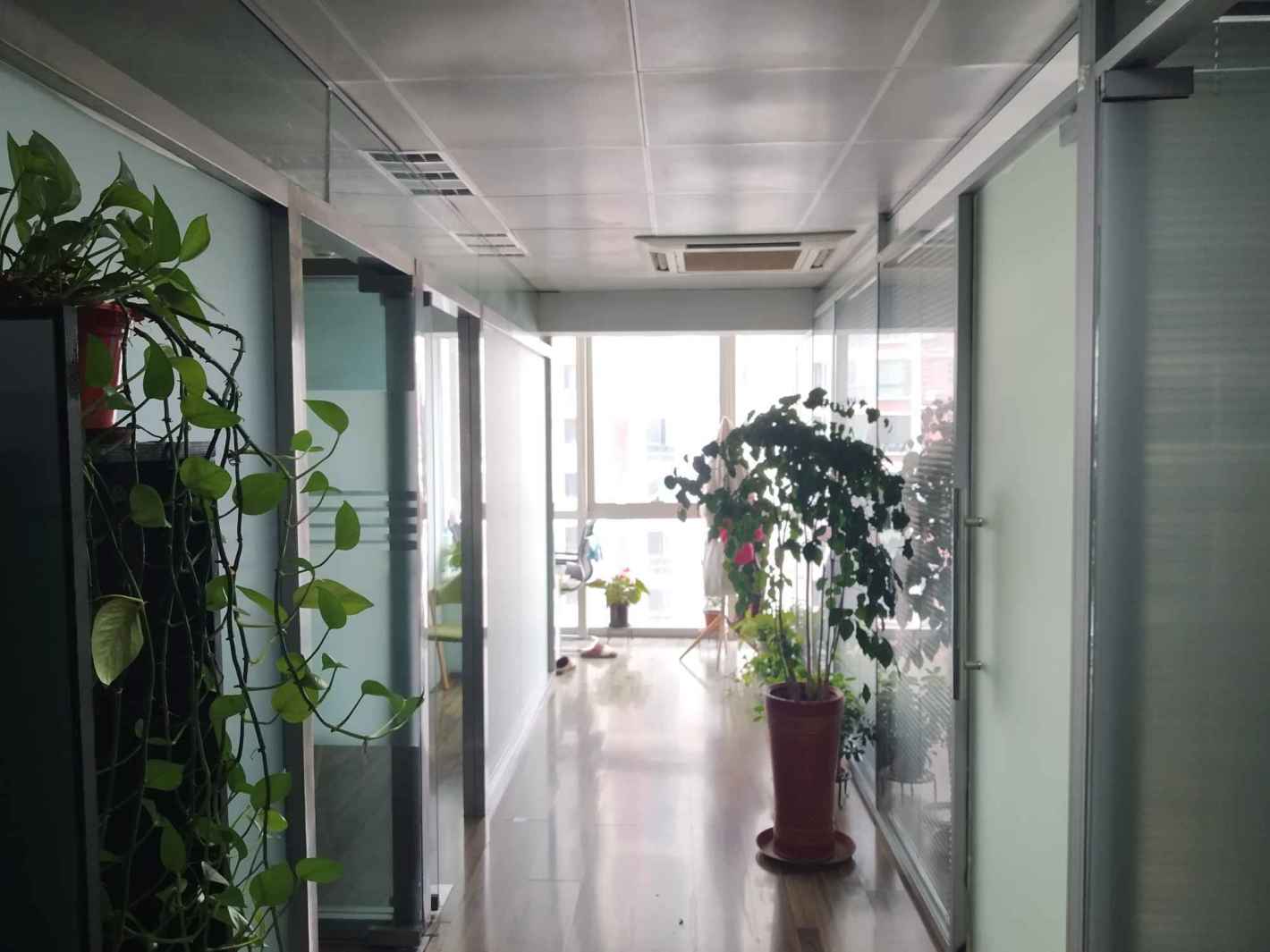 绿地同创大厦126平米办公室出租_2.80元/m²/天