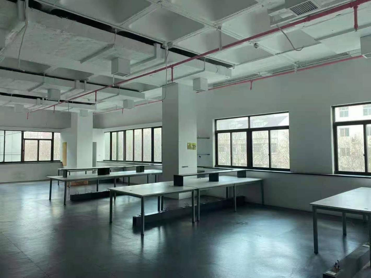 新华大厦384平米办公室出租_3.80元/m²/天