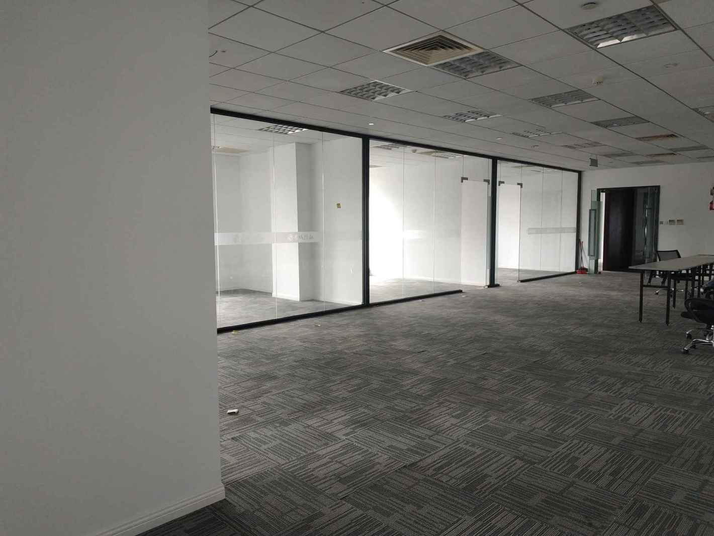 中一国际商务大厦283平米办公室出租_3.50元/m²/天
