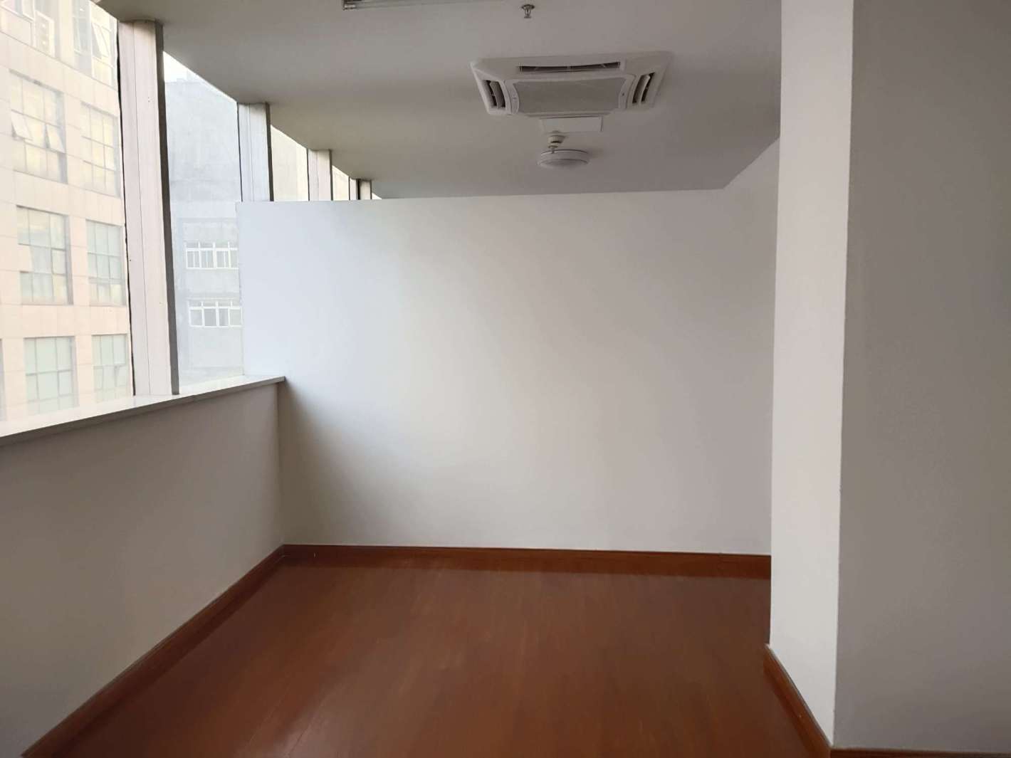 上海时装商厦143平米办公室出租_3.80元/m²/天