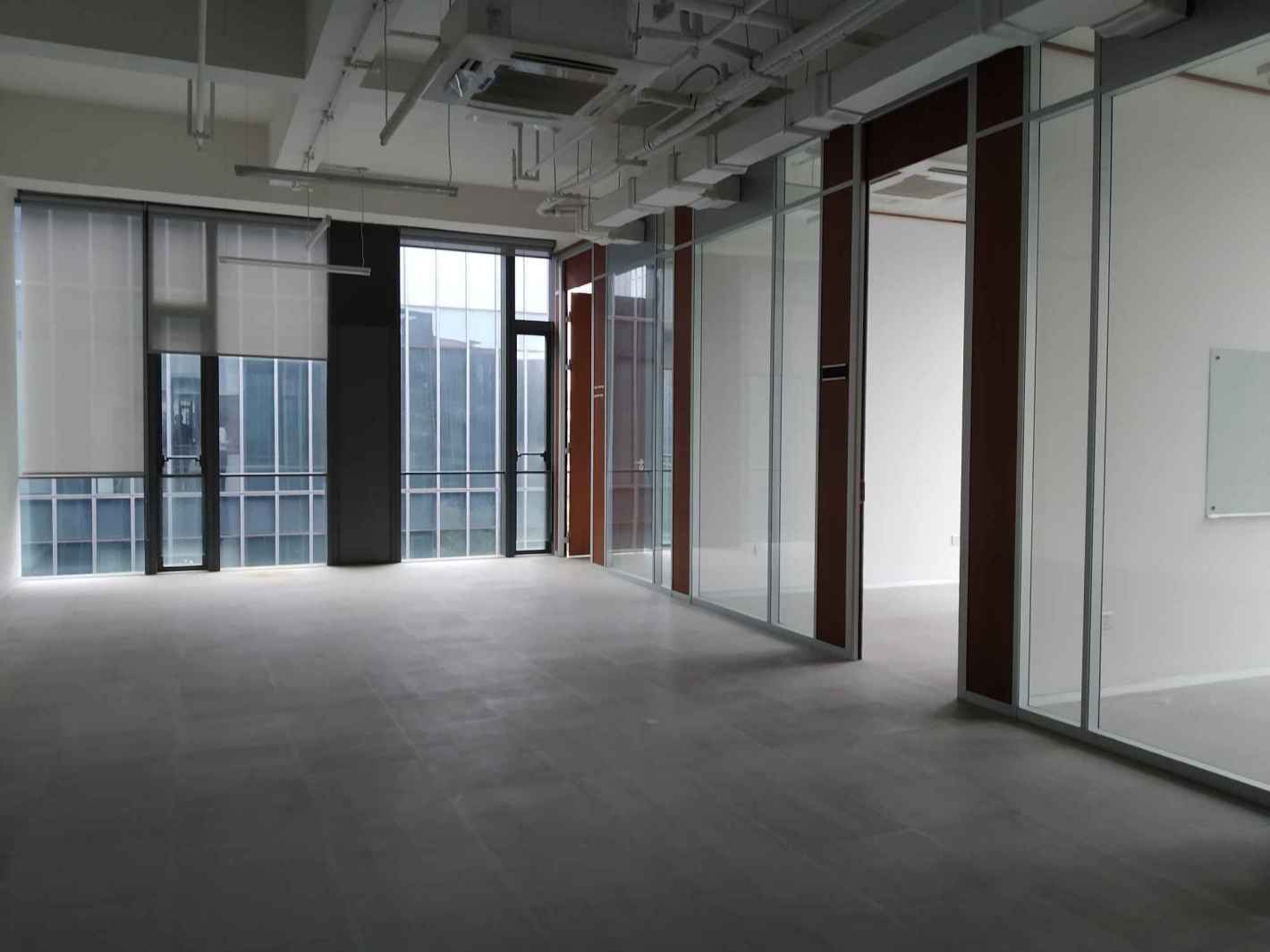 浙铁绿城长风中心三期982平米办公室出租_3.60元/m²/天