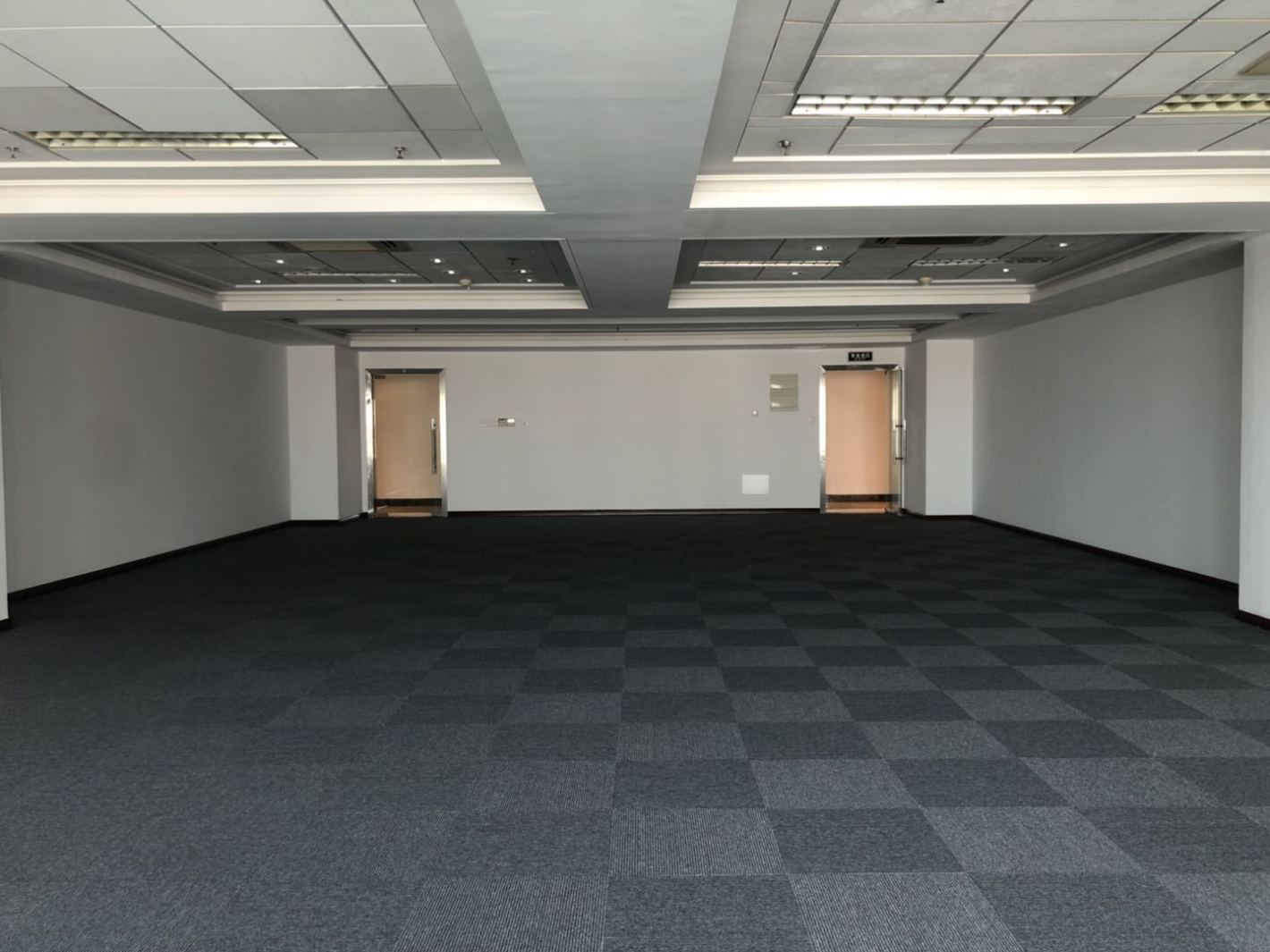 飞洲国际广场210平米办公室出租_3.70元/m²/天