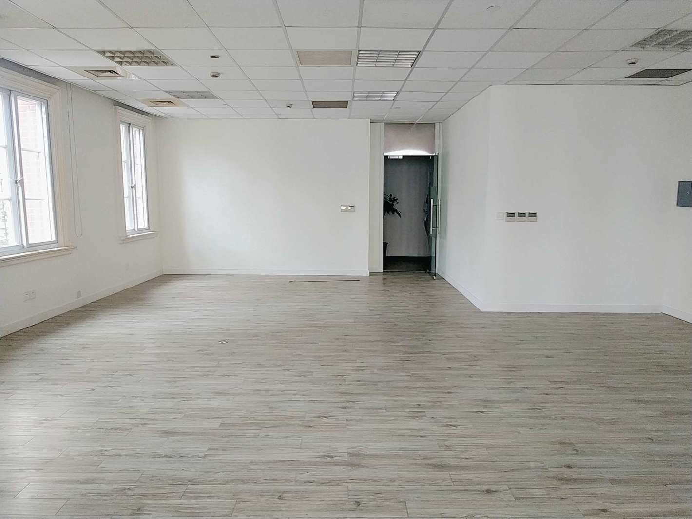 携程网络技术大楼108平米办公室出租_3.80元/m²/天