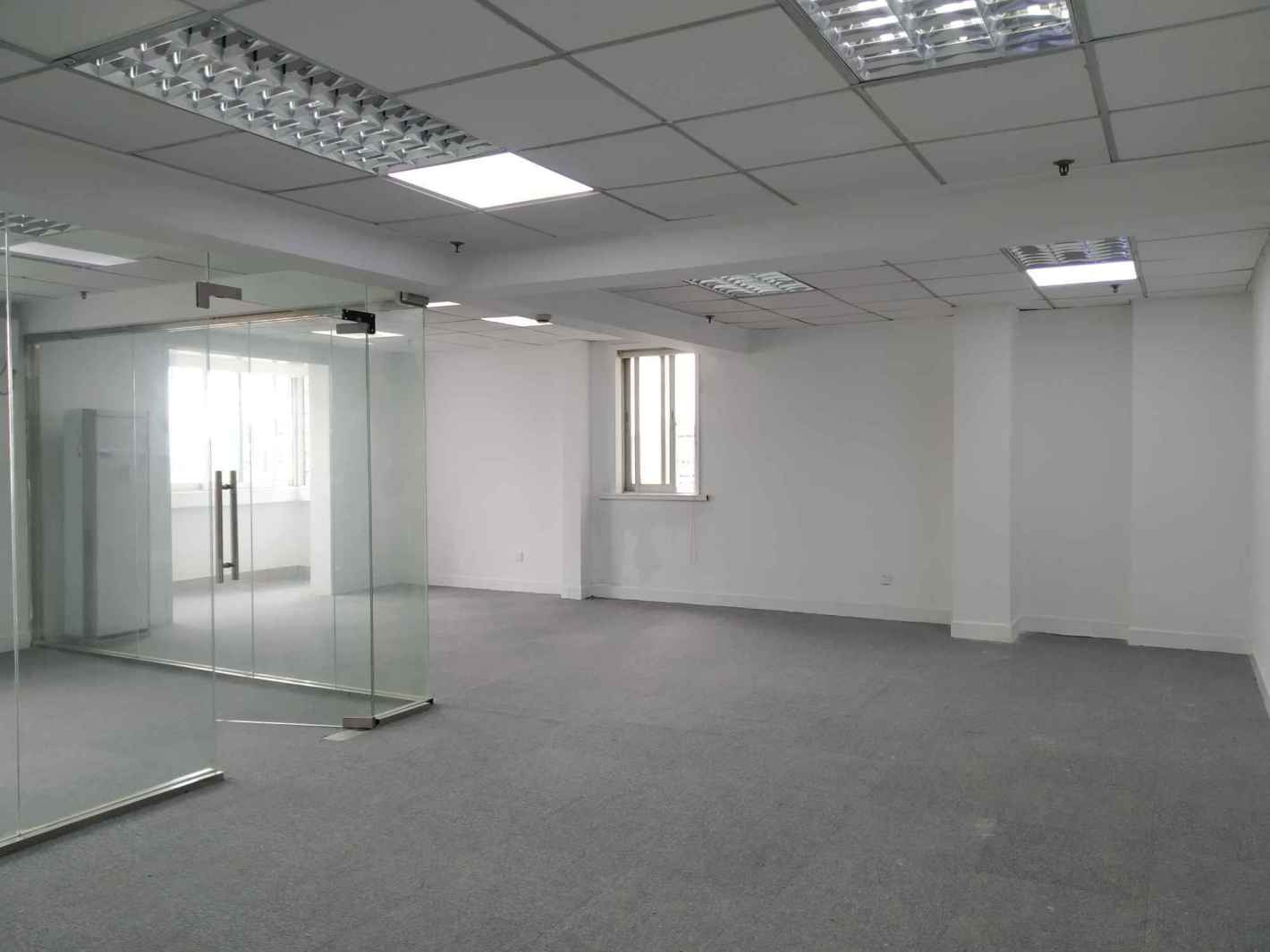三维大厦180平米办公室出租_2.80元/m²/天